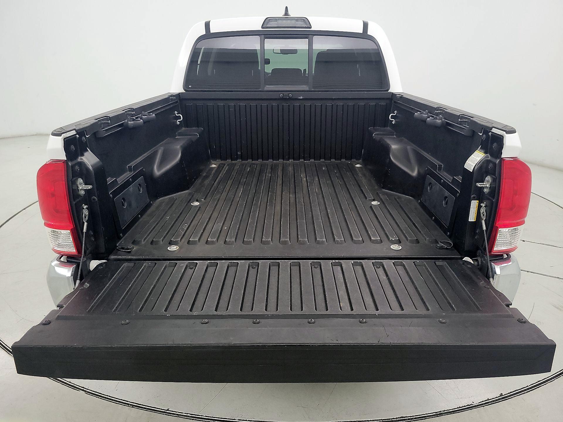 Thumbnail: 2017 Toyota Tacoma - 20