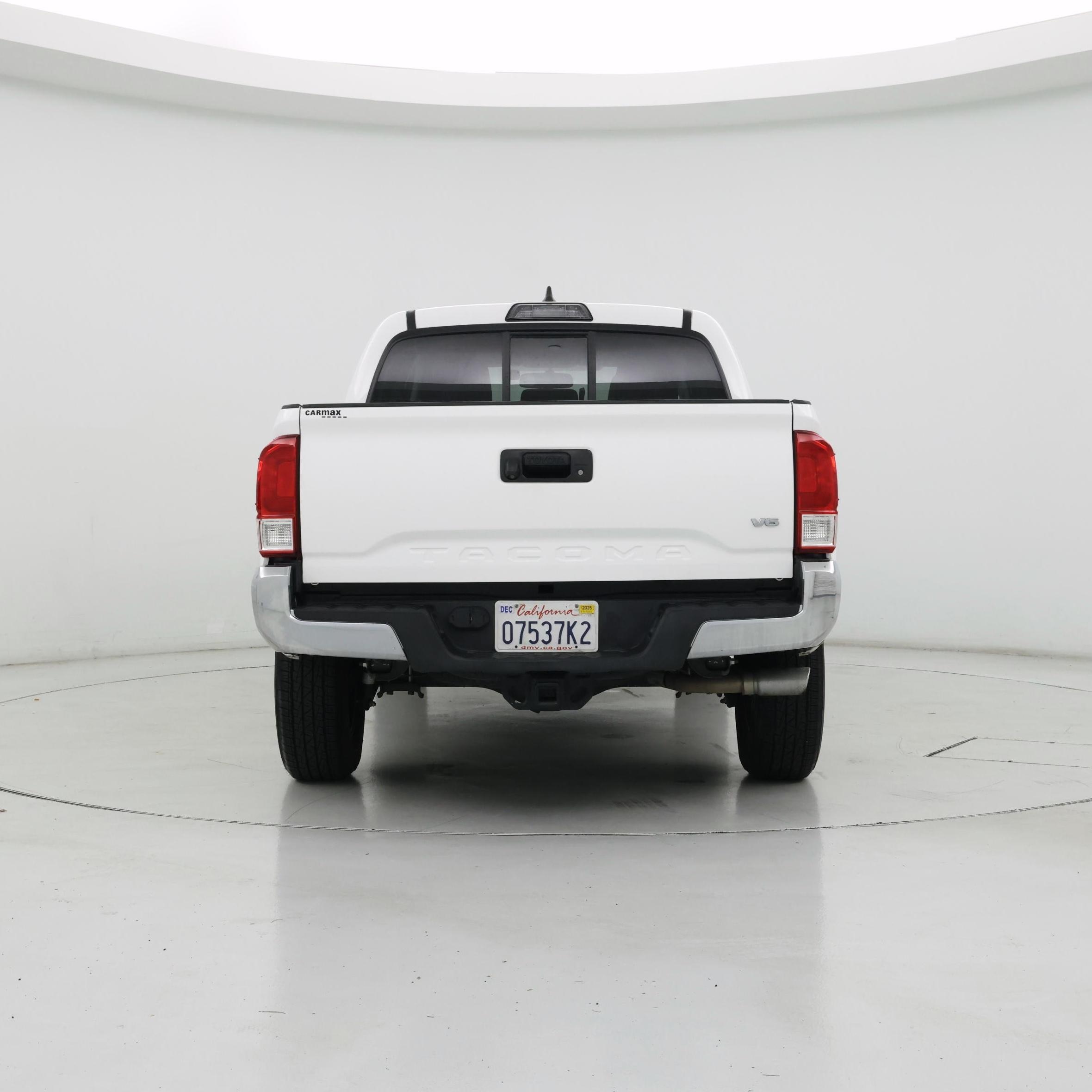 Thumbnail: 2017 Toyota Tacoma - 6