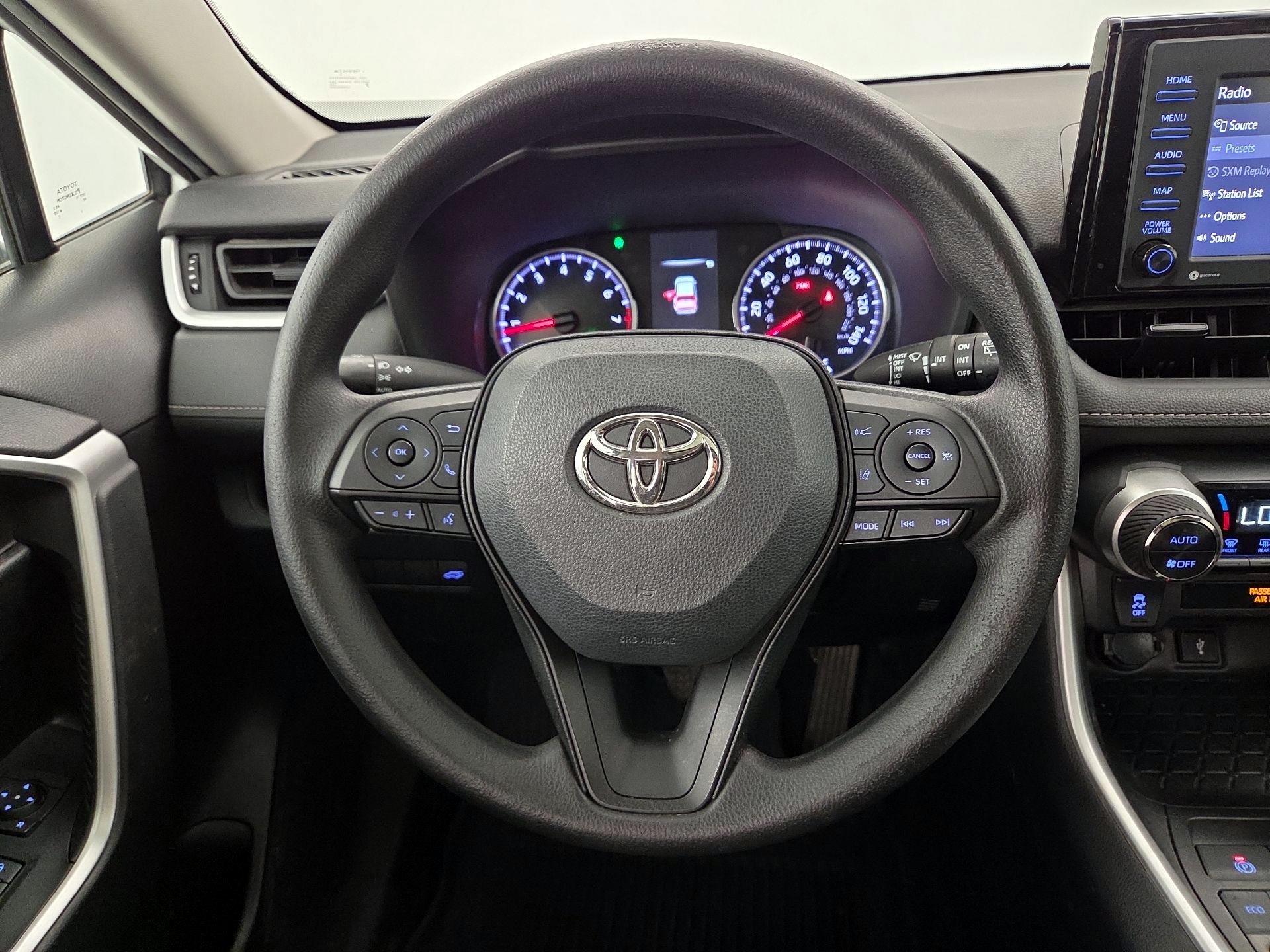 Thumbnail: 2022 Toyota RAV4 - 10