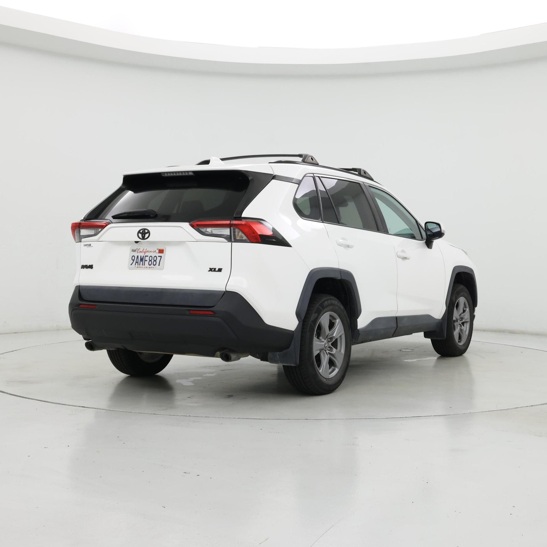 Thumbnail: 2022 Toyota RAV4 - 8