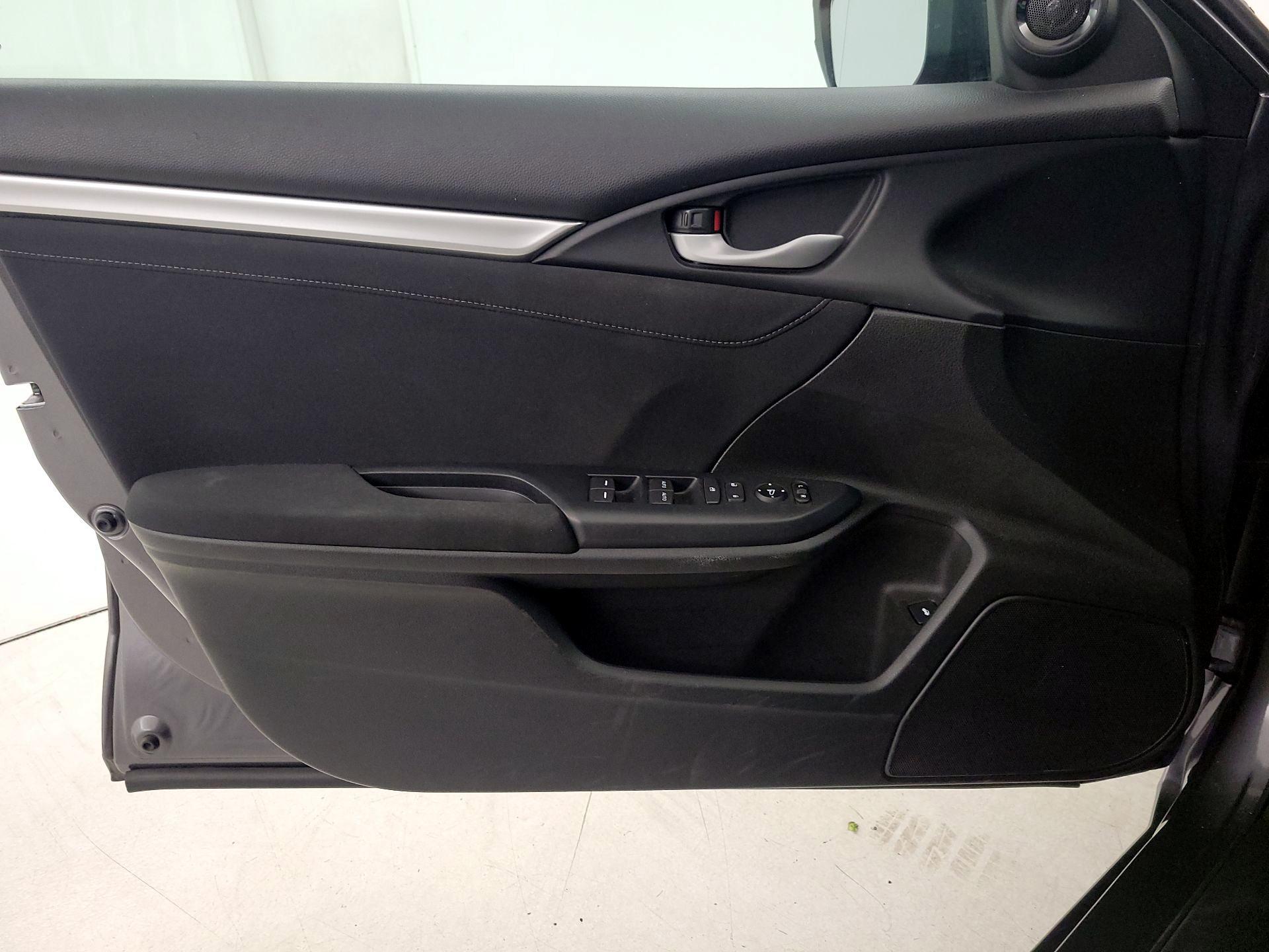 Thumbnail: 2016 Honda Civic - 12