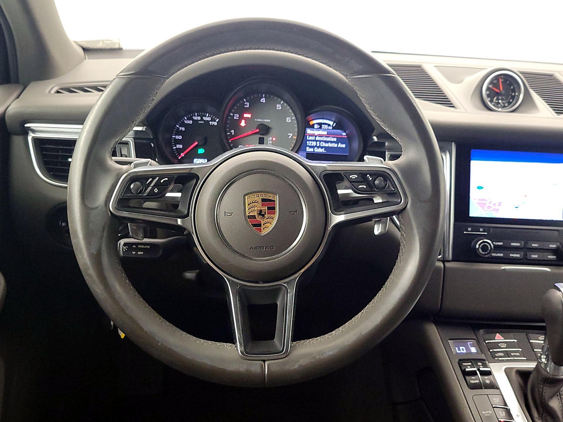 Thumbnail: 2017 Porsche Macan - 10