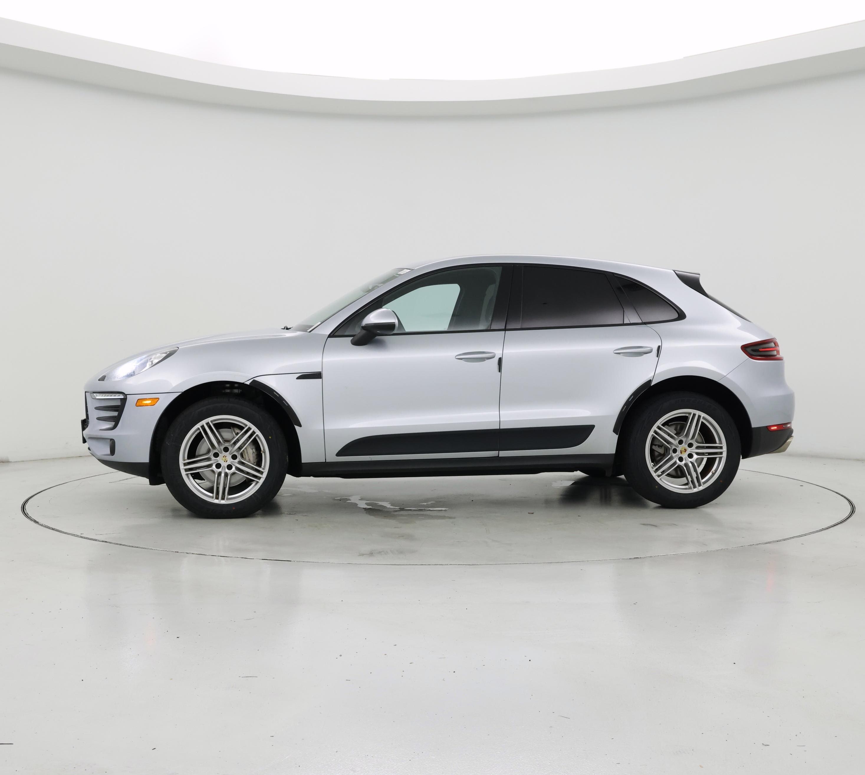 Thumbnail: 2017 Porsche Macan - 3