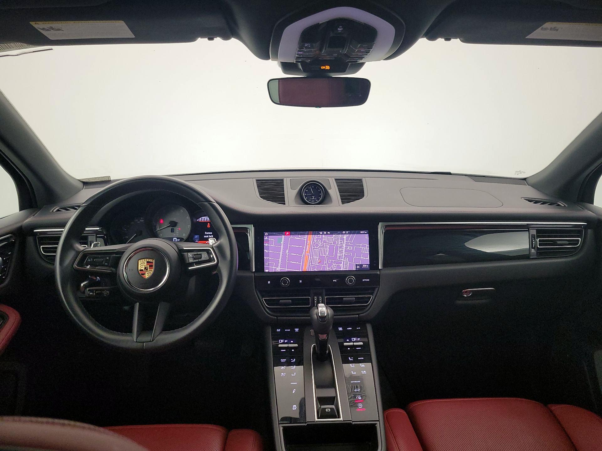 Thumbnail: 2023 Porsche Macan - 9