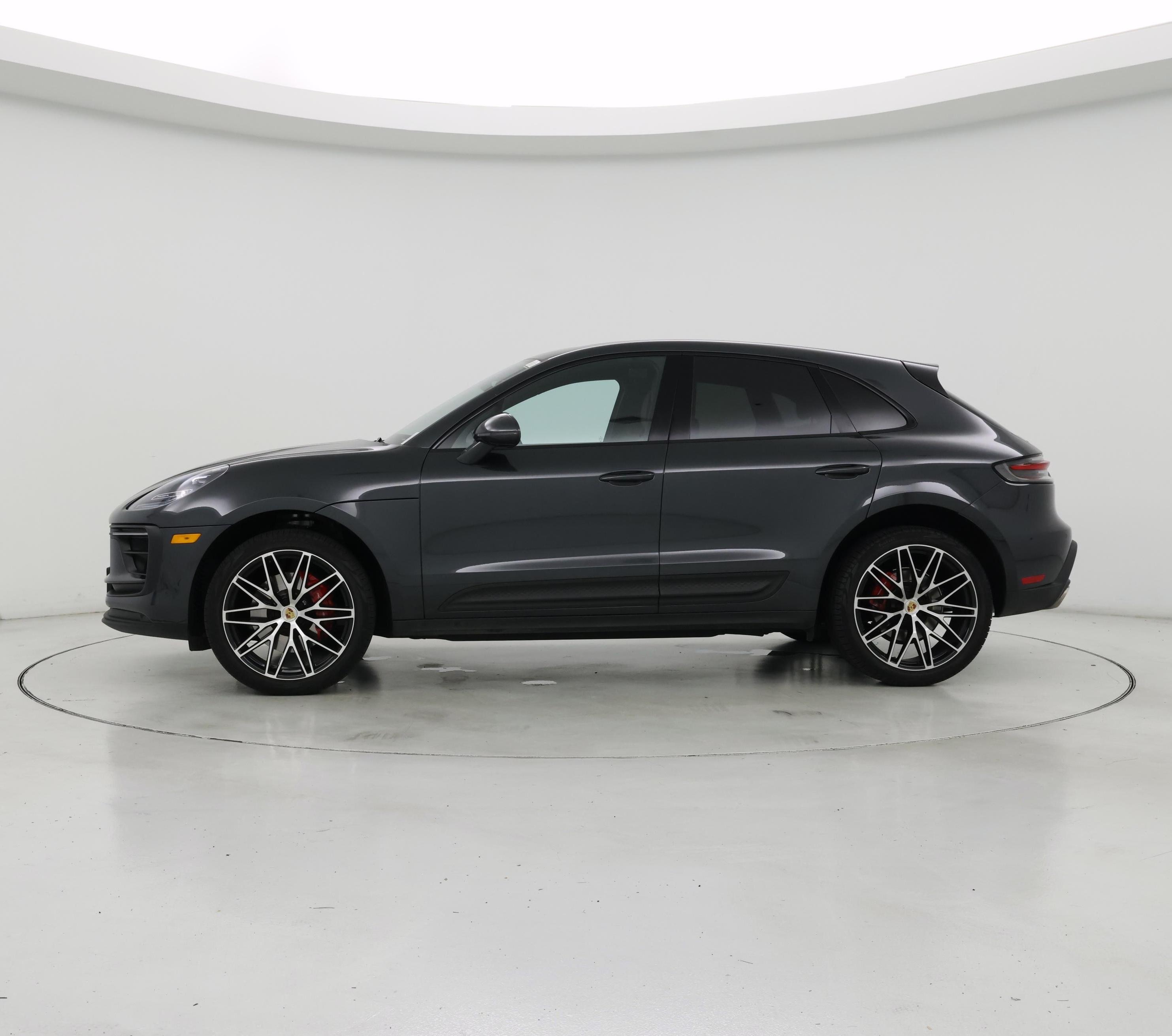 Thumbnail: 2023 Porsche Macan - 3