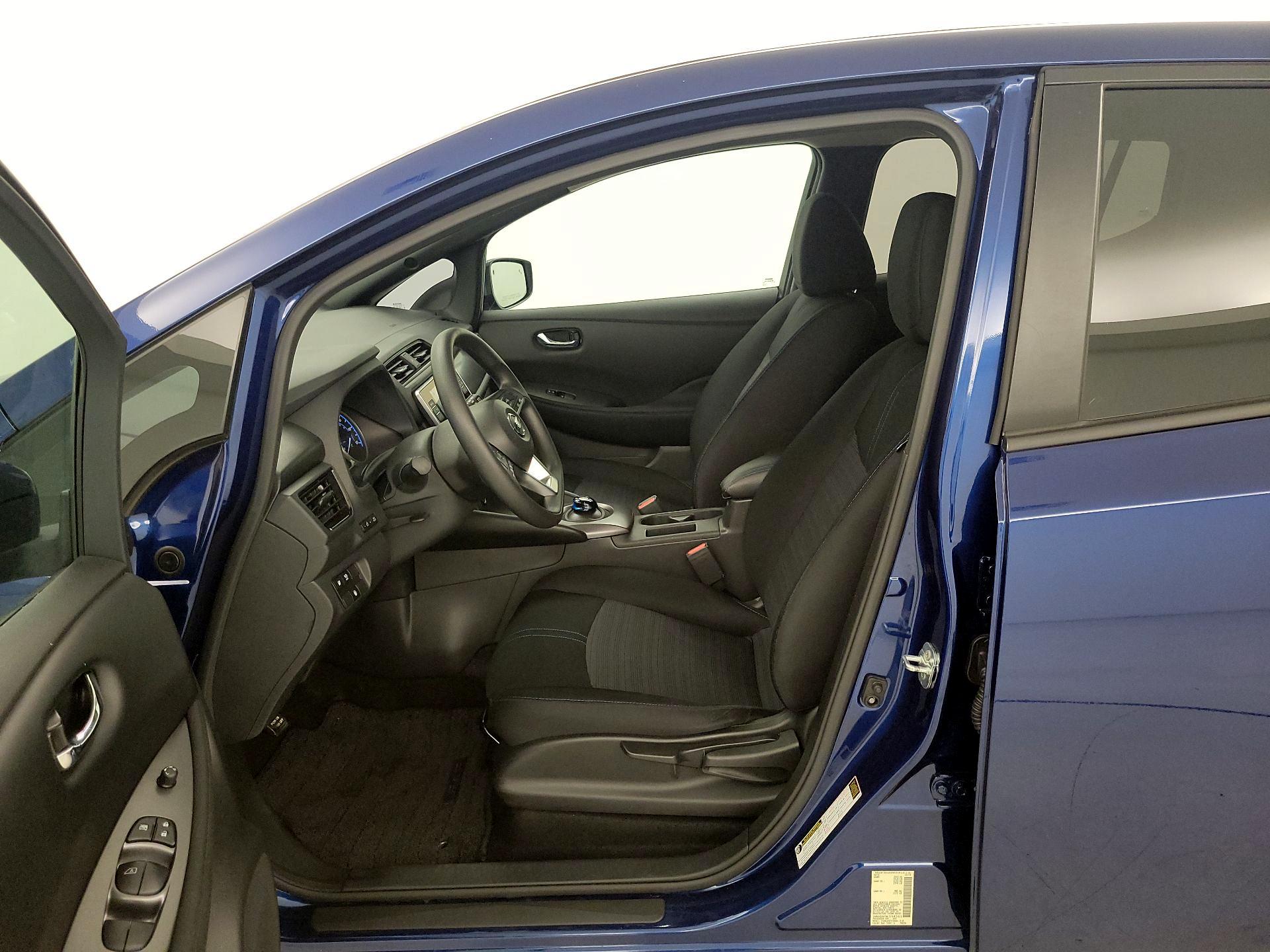 Thumbnail: 2022 Nissan Leaf - 11