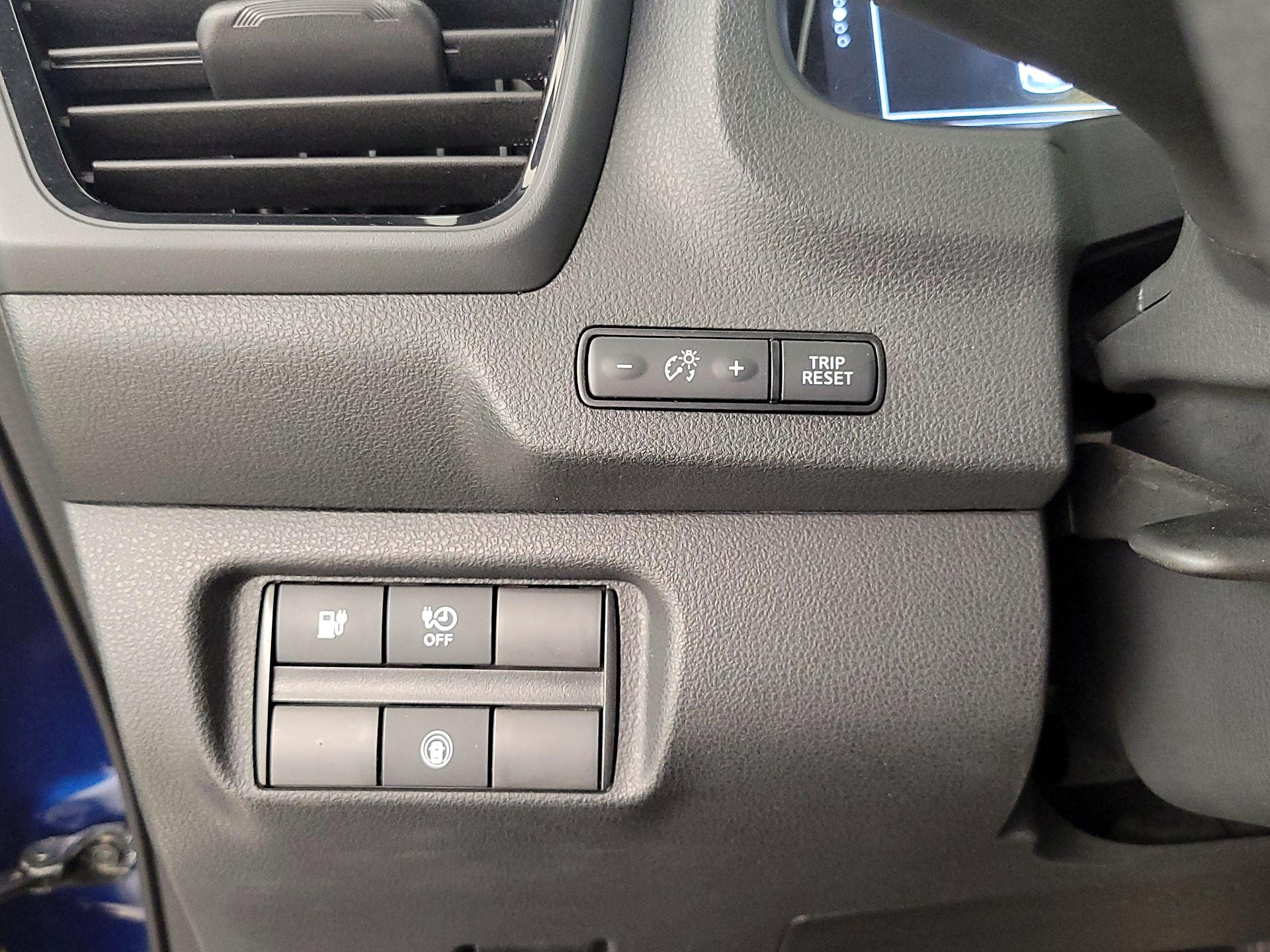 Thumbnail: 2022 Nissan Leaf - 13
