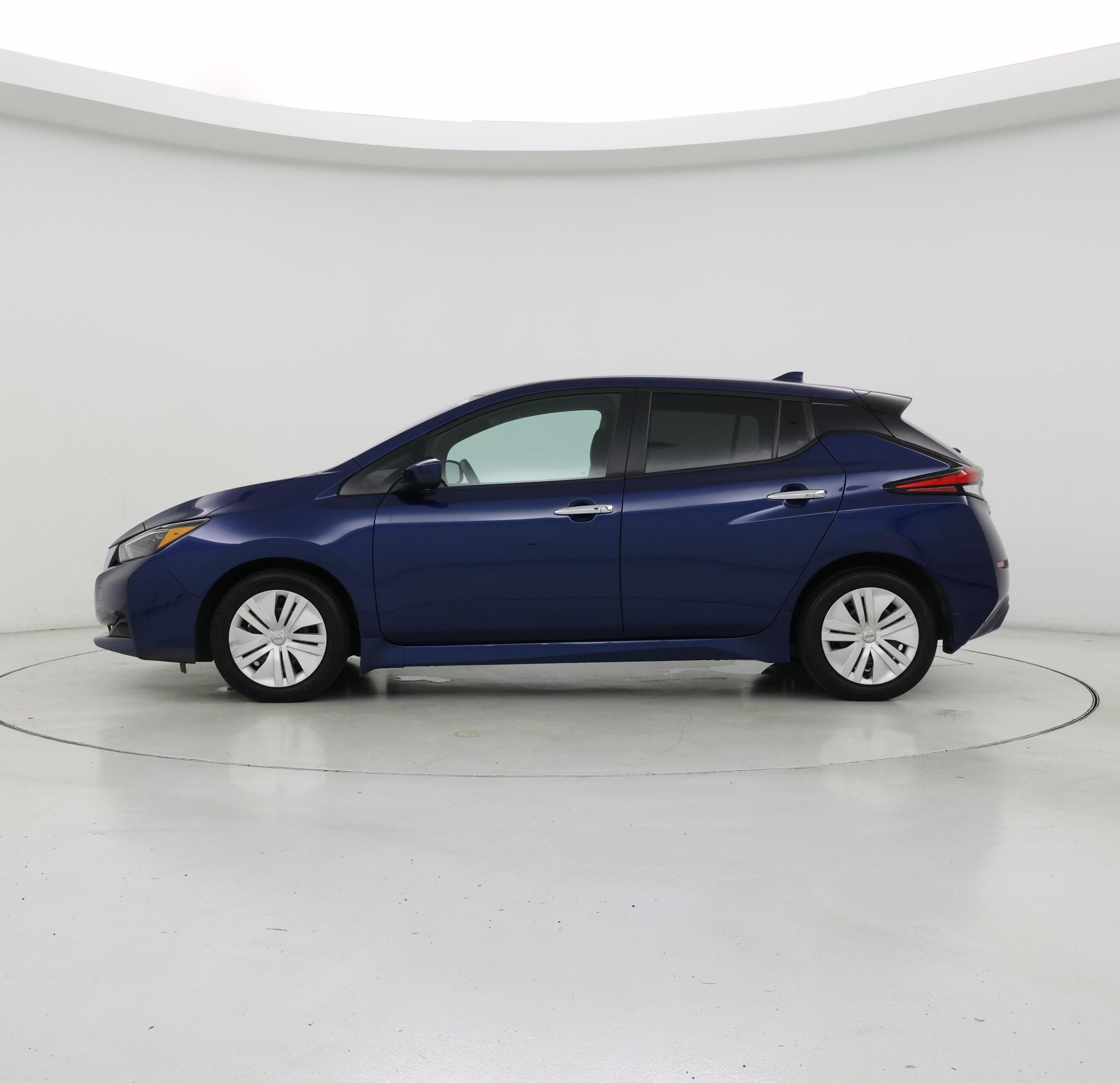 Thumbnail: 2022 Nissan Leaf - 3