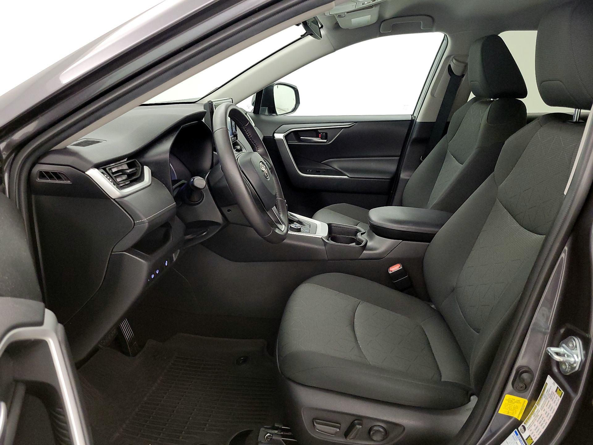 Thumbnail: 2021 Toyota RAV4 - 11