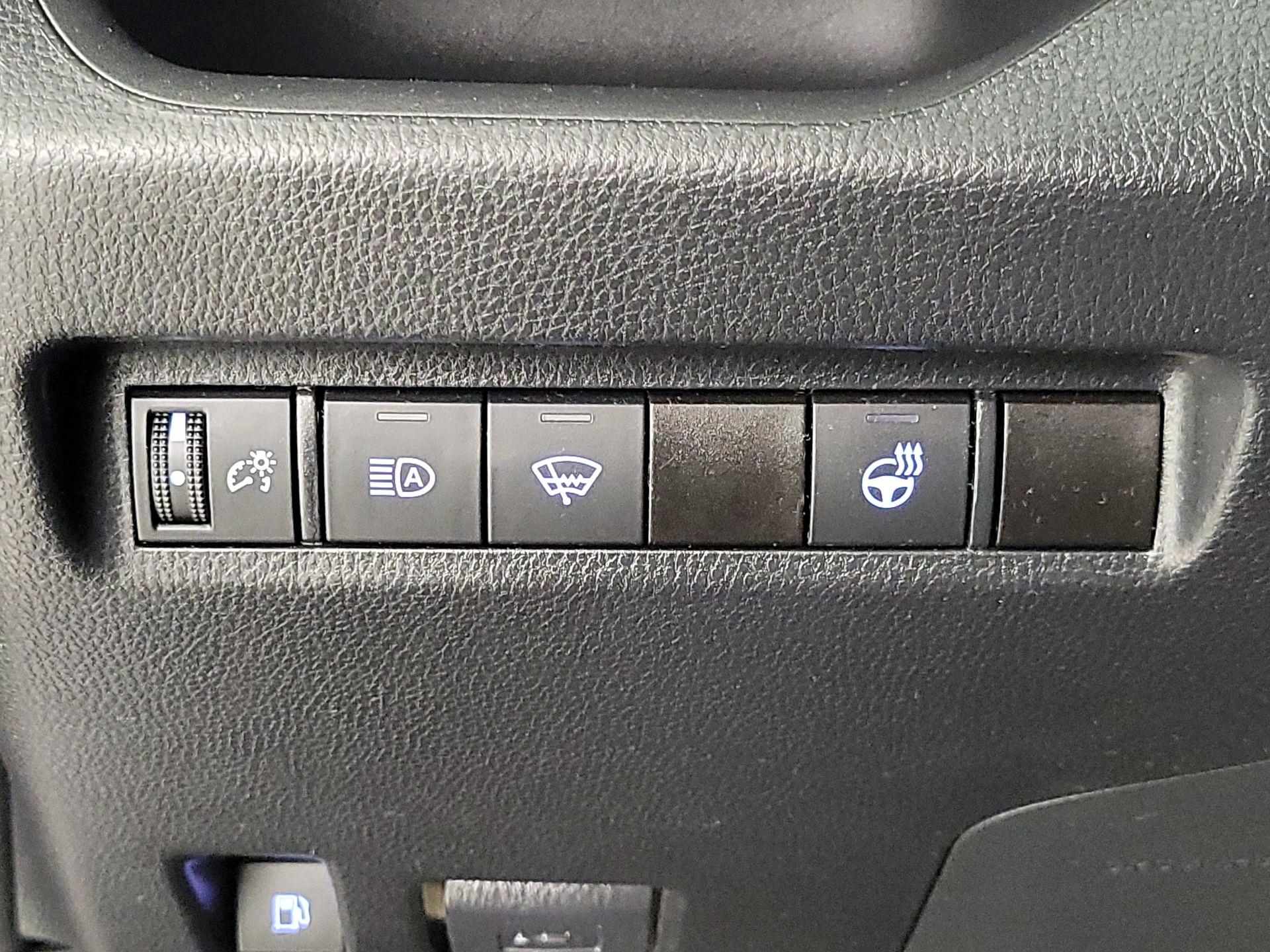 Thumbnail: 2021 Toyota RAV4 - 13