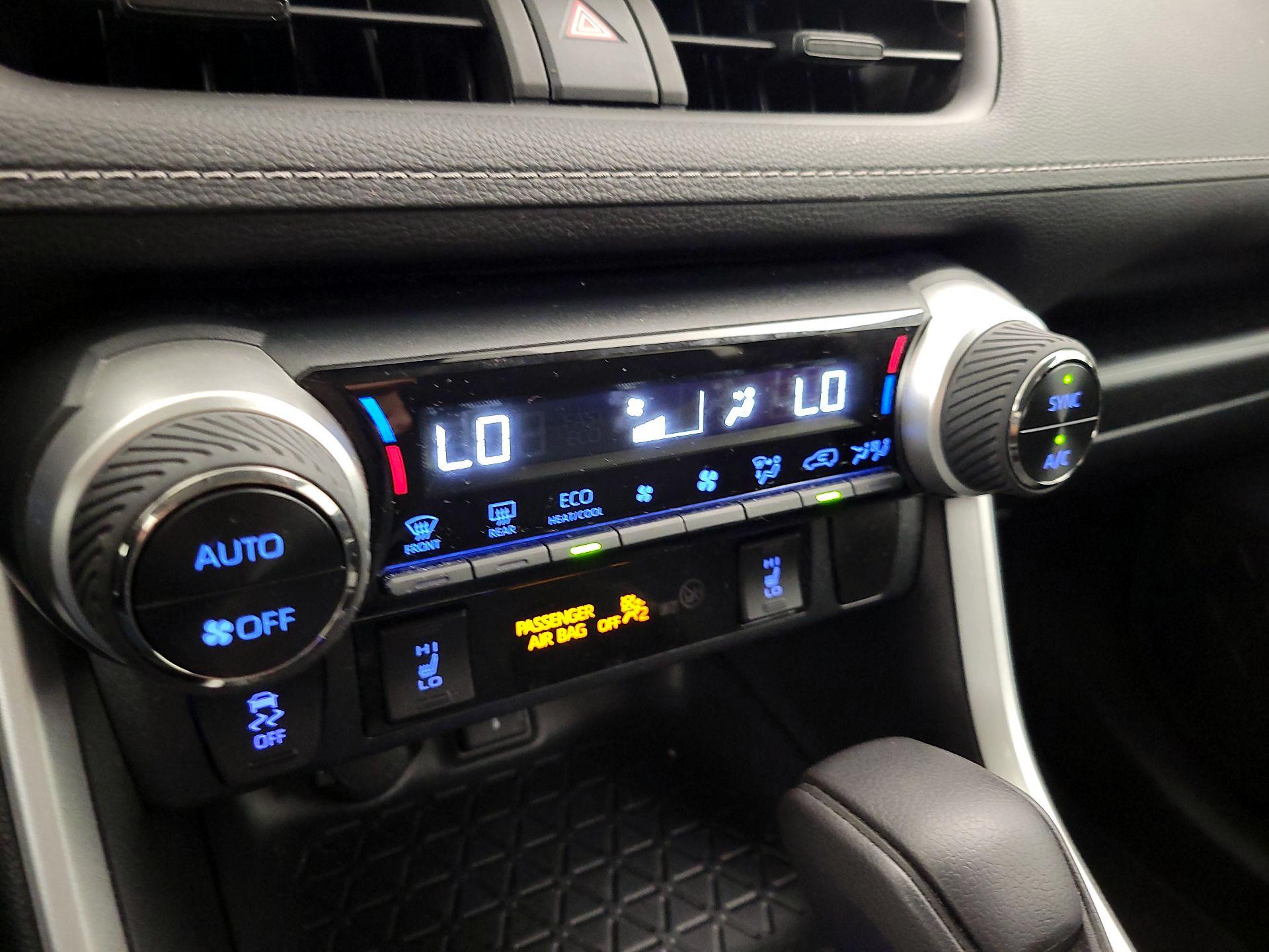 Thumbnail: 2021 Toyota RAV4 - 16