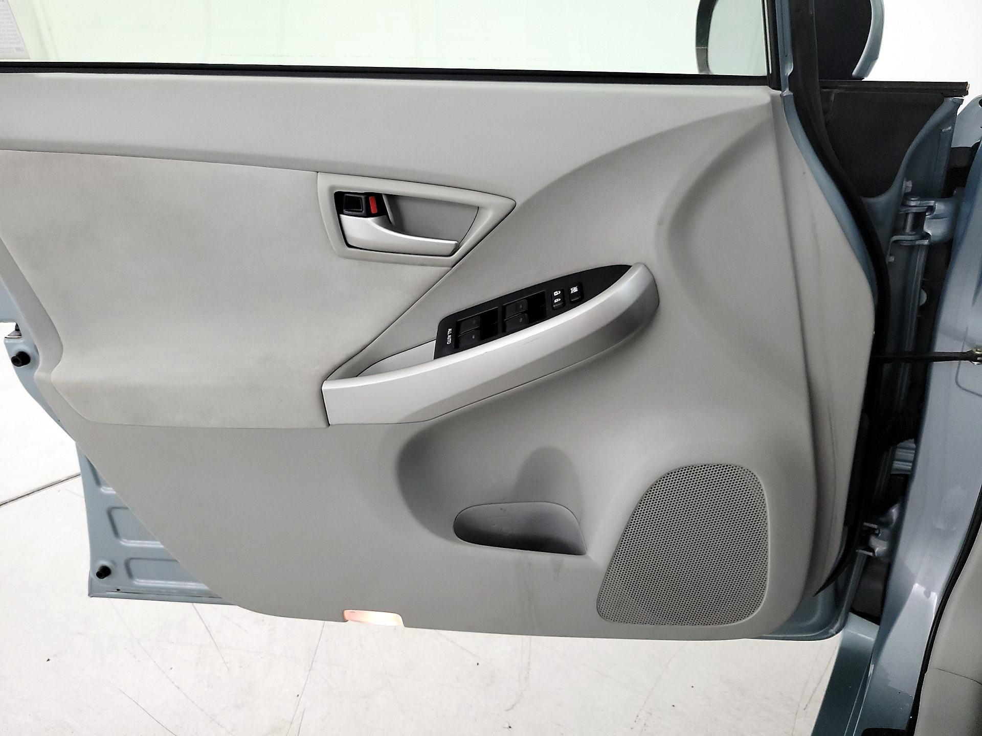 Thumbnail: 2014 Toyota Prius - 12