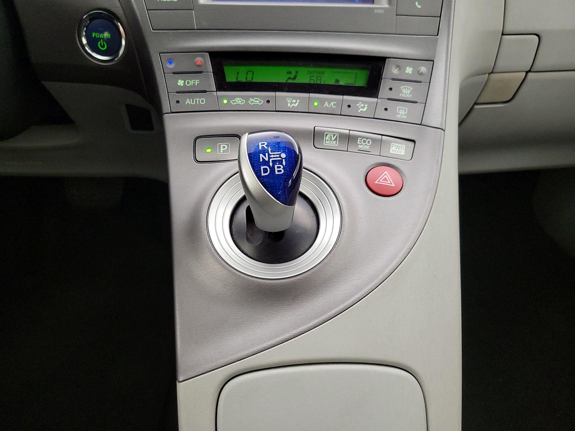 Thumbnail: 2014 Toyota Prius - 16