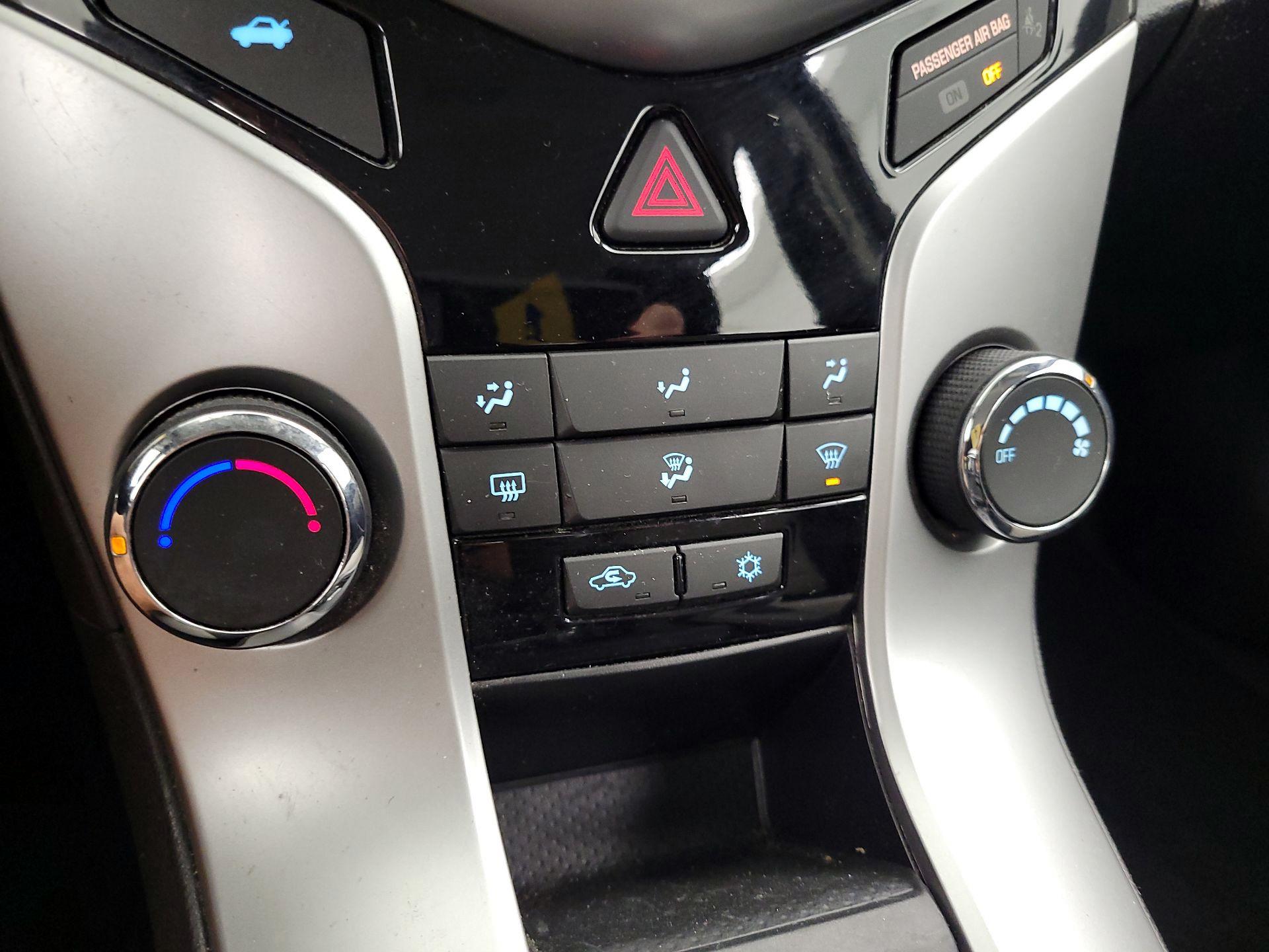 Thumbnail: 2015 Chevrolet Cruze - 15