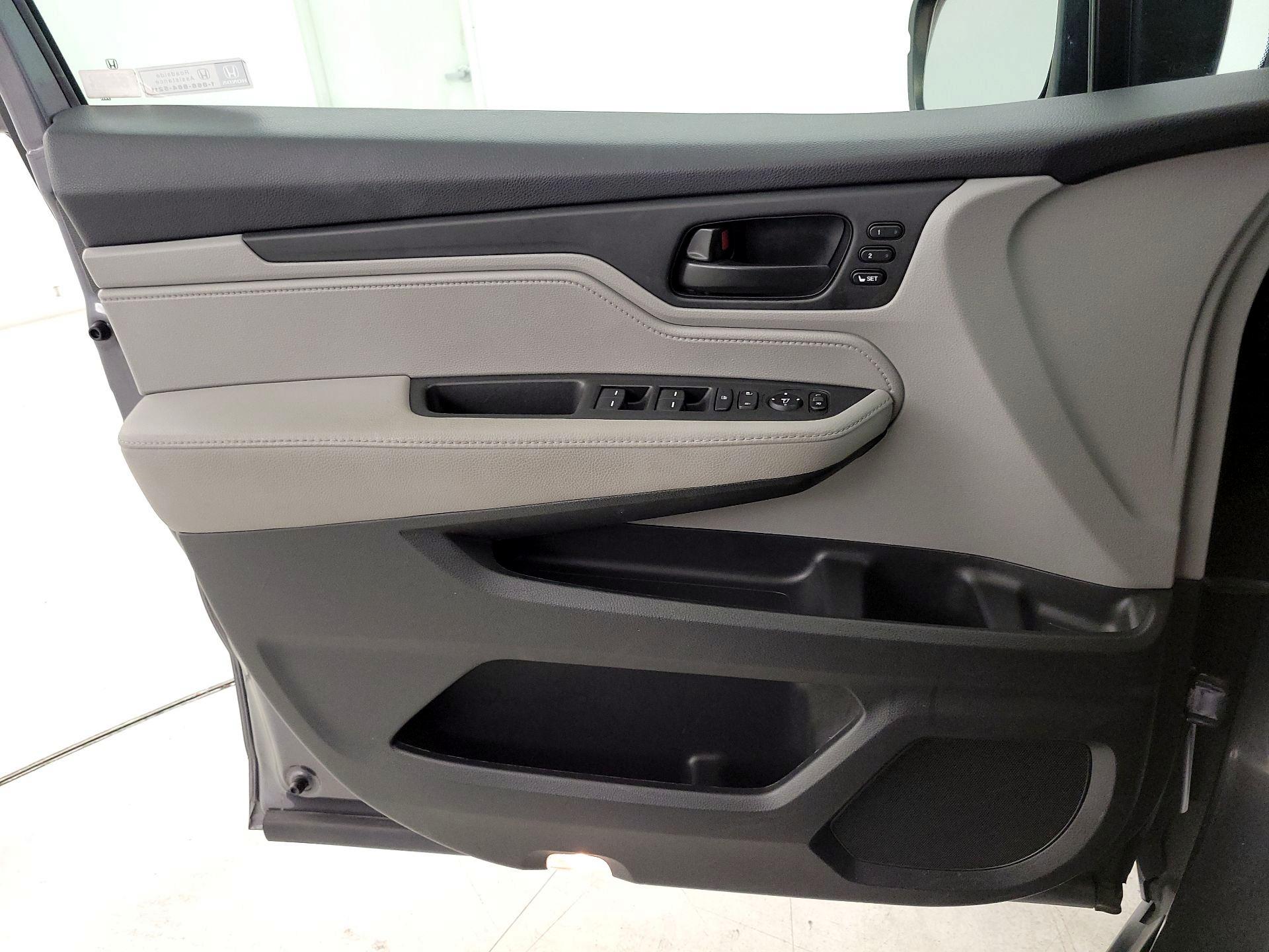 Thumbnail: 2020 Honda Odyssey - 12