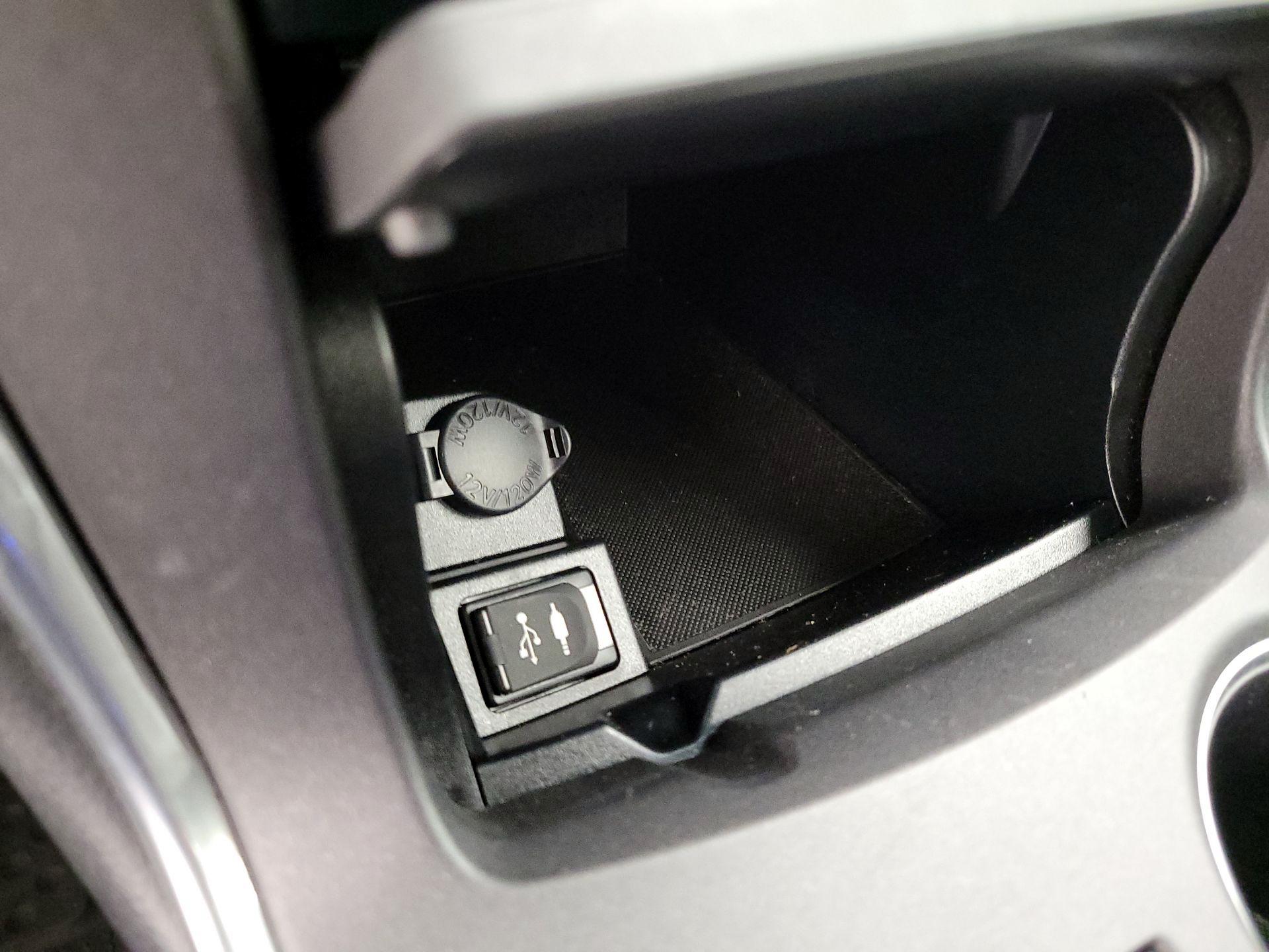 Thumbnail: 2017 Toyota Camry - 18