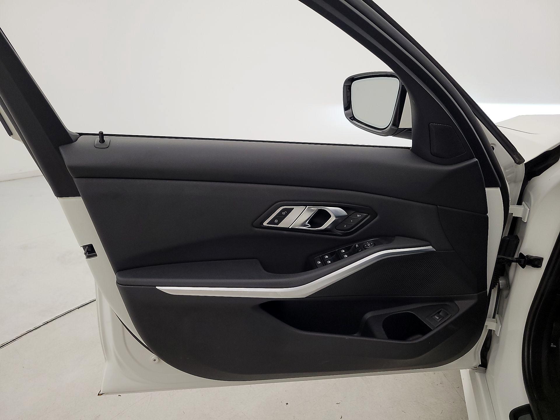 Thumbnail: 2020 BMW 3 Series - 12