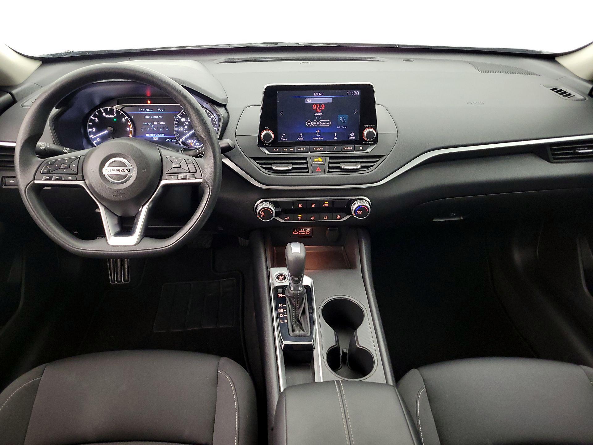 Thumbnail: 2020 Nissan Altima - 9
