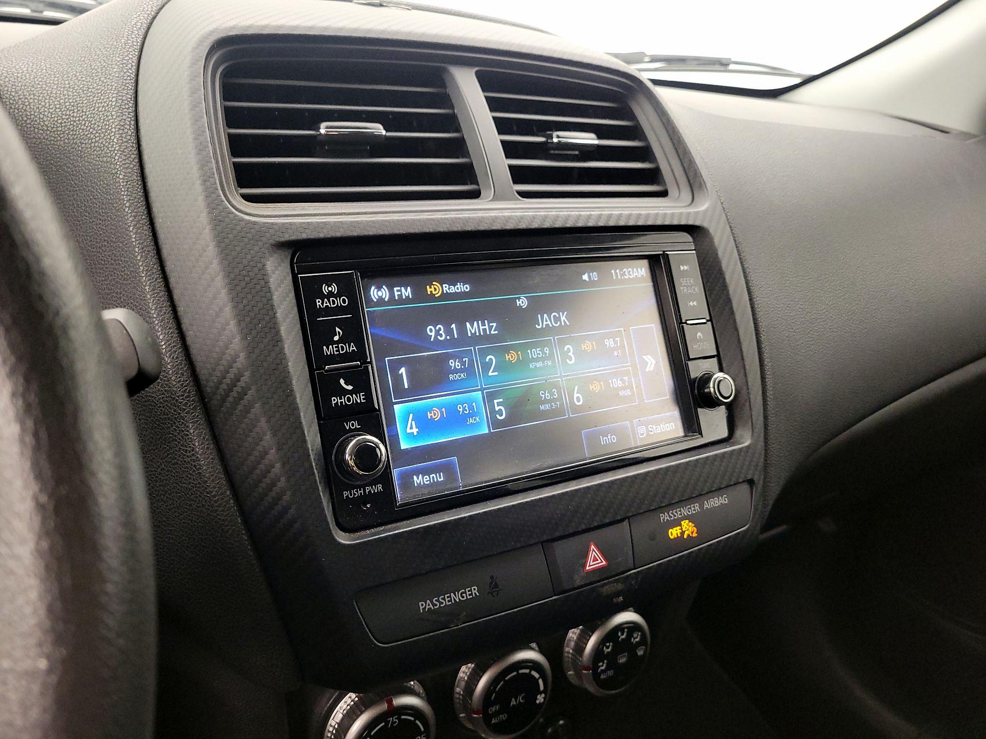 Thumbnail: 2023 Mitsubishi Outlander Sport - 15