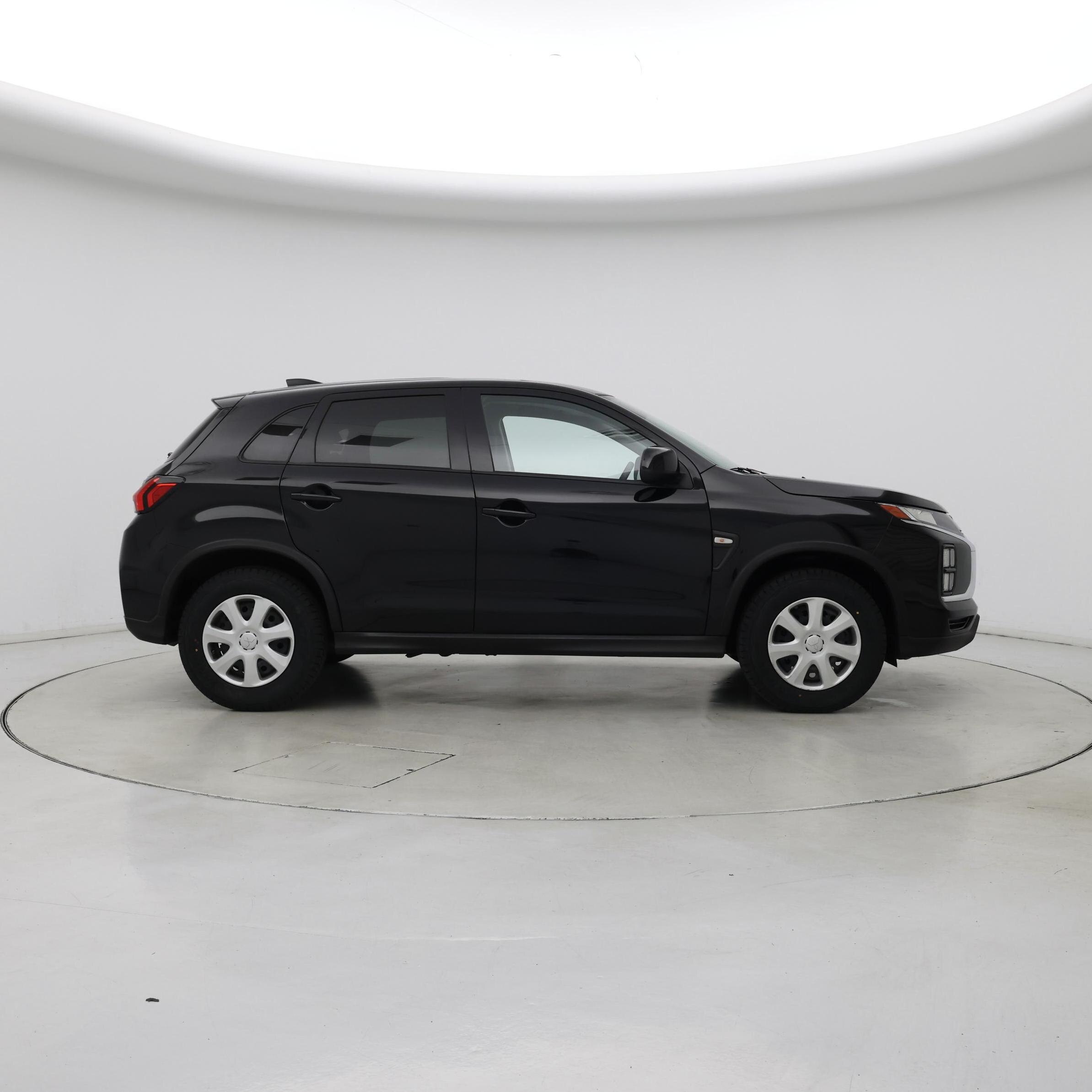 Thumbnail: 2023 Mitsubishi Outlander Sport - 7
