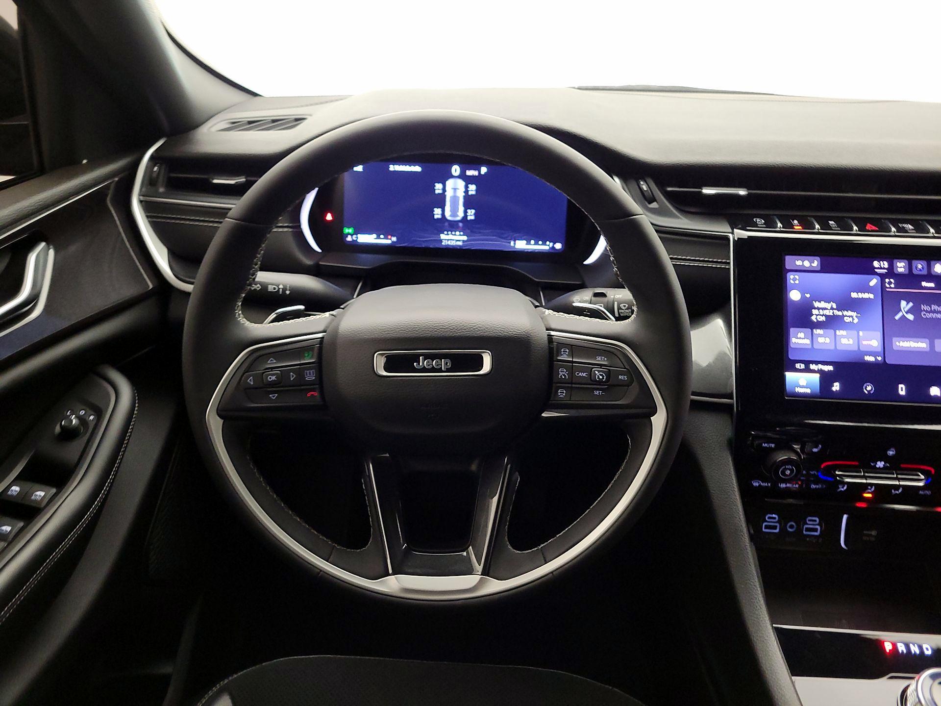 Thumbnail: 2023 Jeep Grand Cherokee - 10
