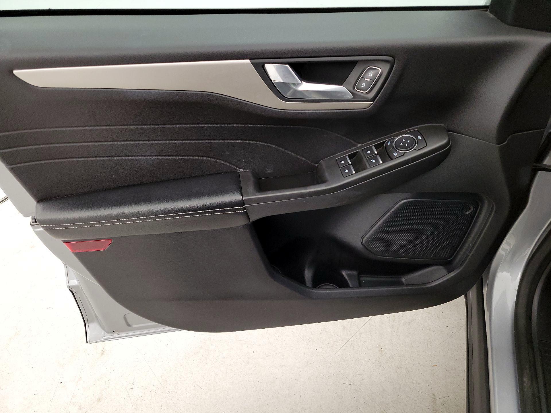 Thumbnail: 2021 Ford Escape - 12