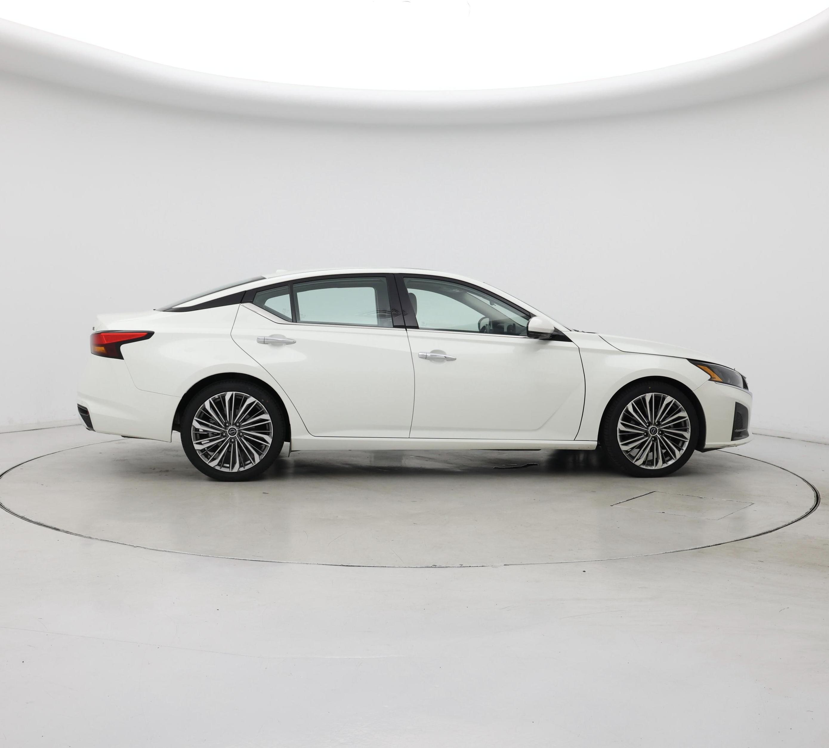 Thumbnail: 2023 Nissan Altima - 7