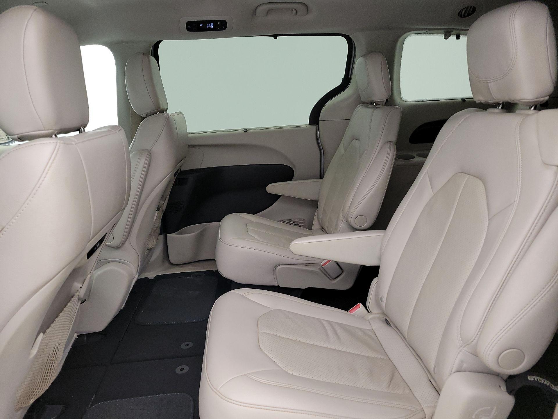 Thumbnail: 2021 Chrysler Pacifica - 19