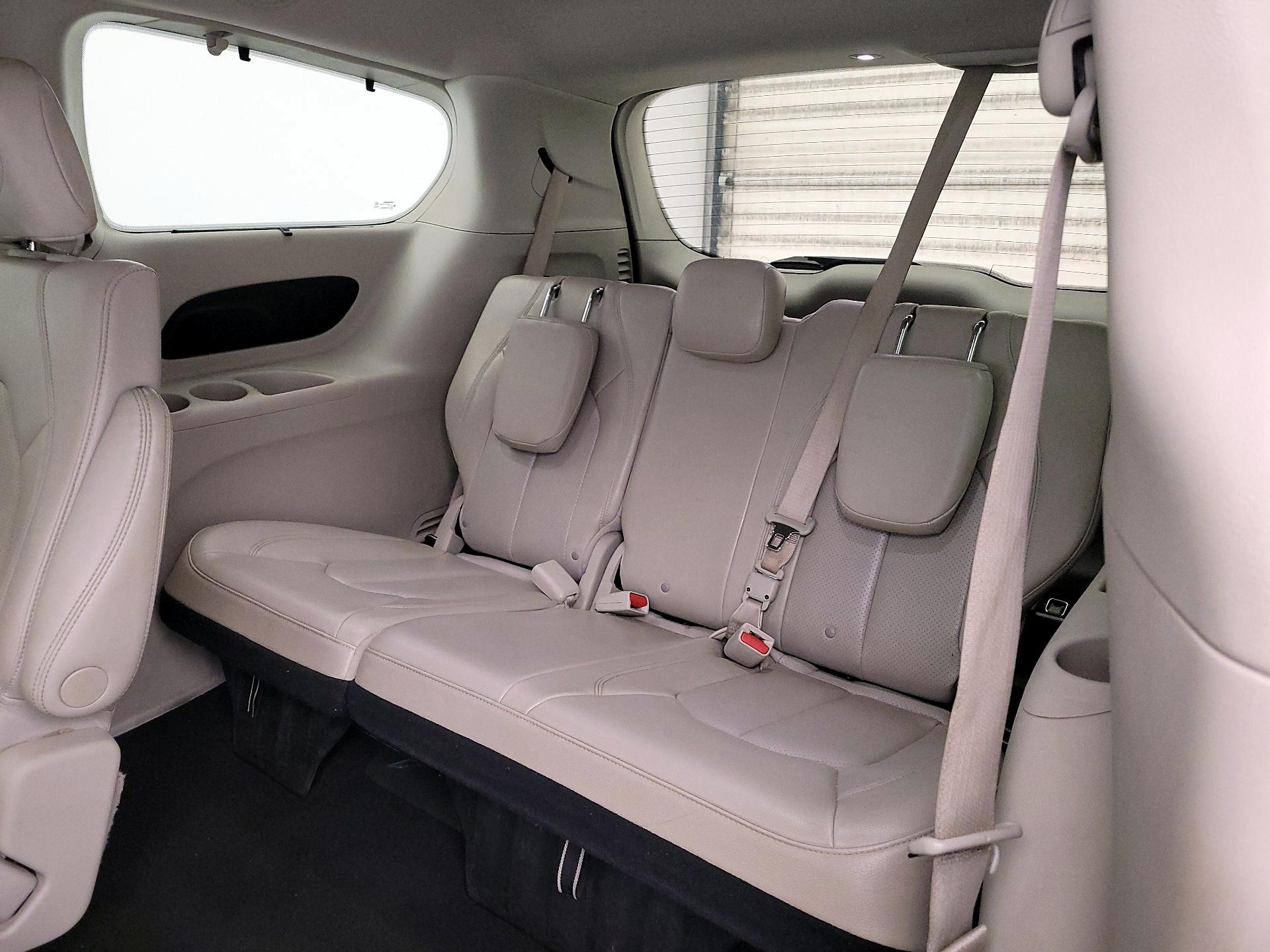 Thumbnail: 2021 Chrysler Pacifica - 20