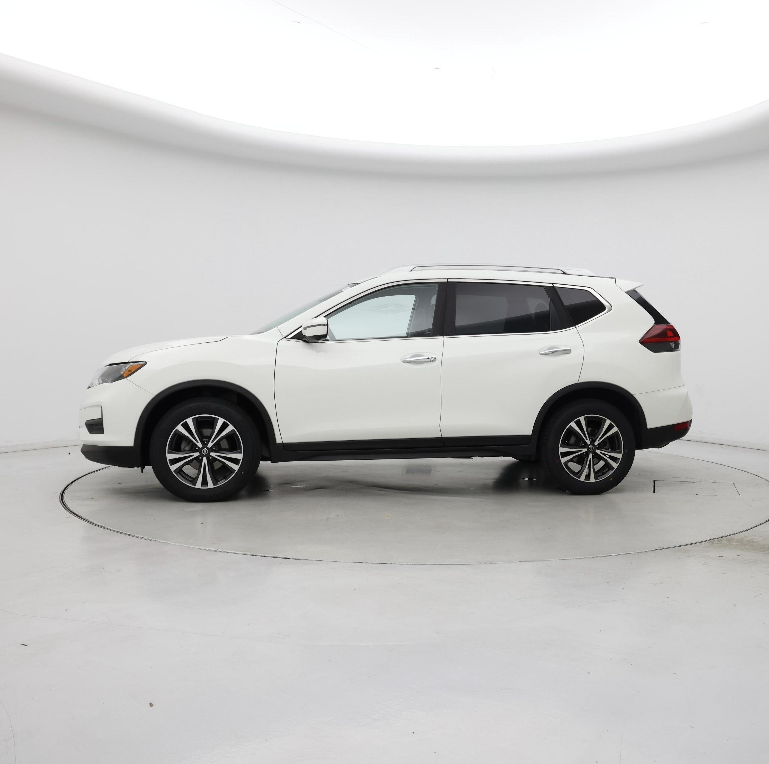 Thumbnail: 2020 Nissan Rogue - 3