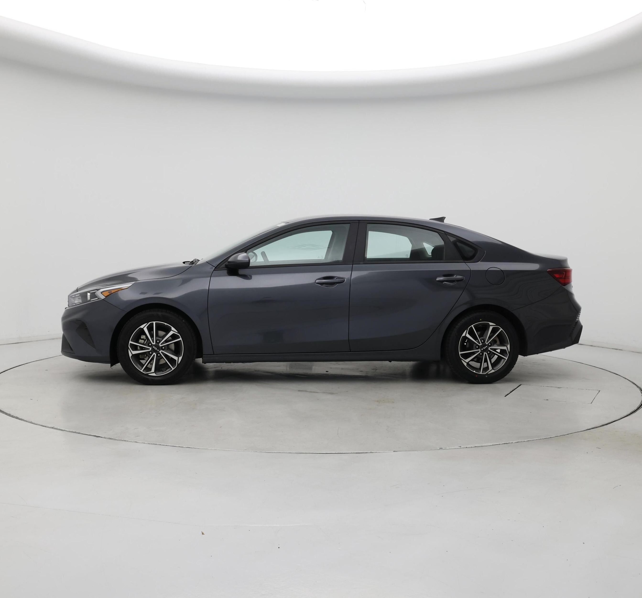 Thumbnail: 2023 Kia Forte - 3