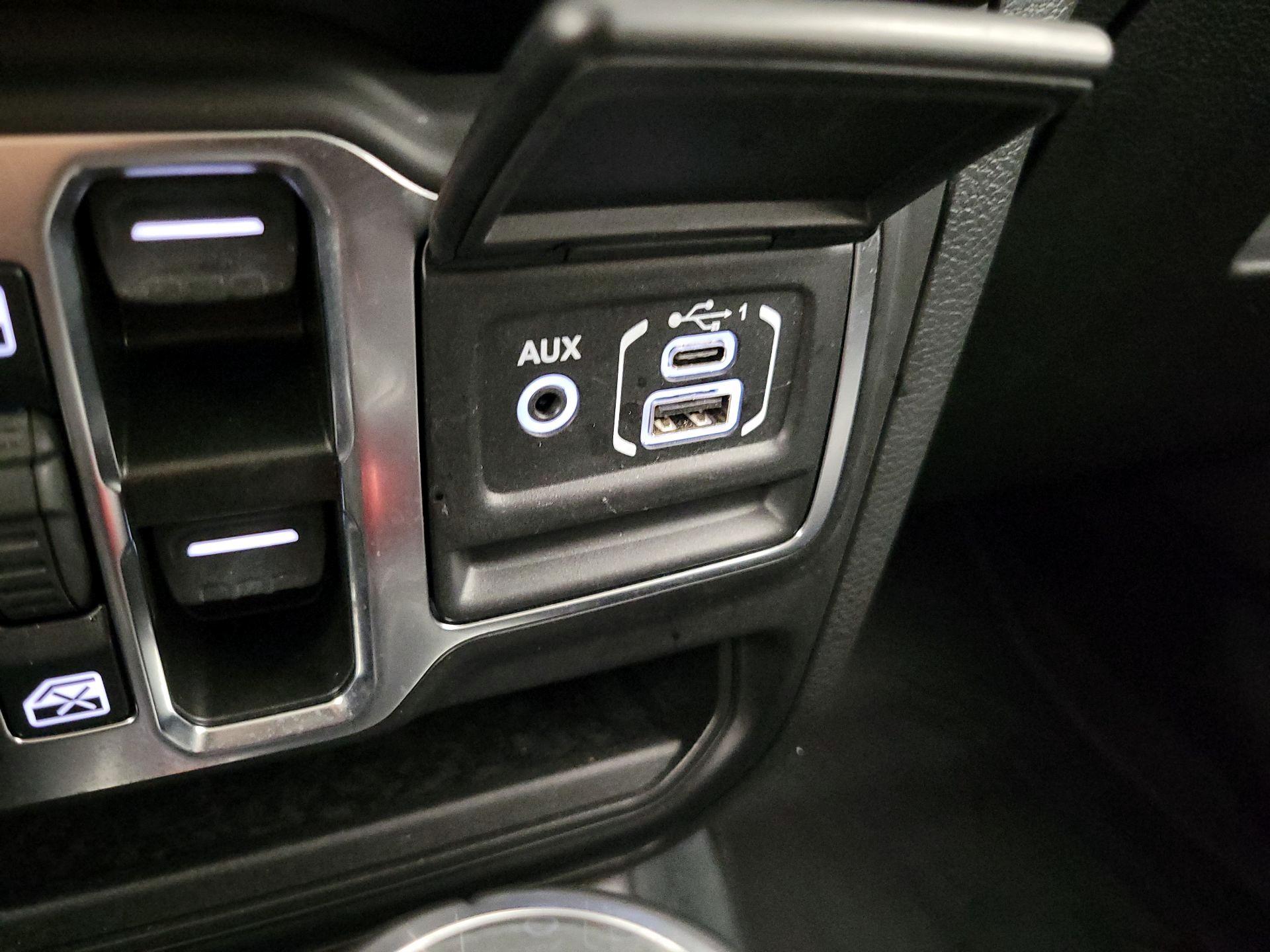Thumbnail: 2022 Jeep Wrangler - 19