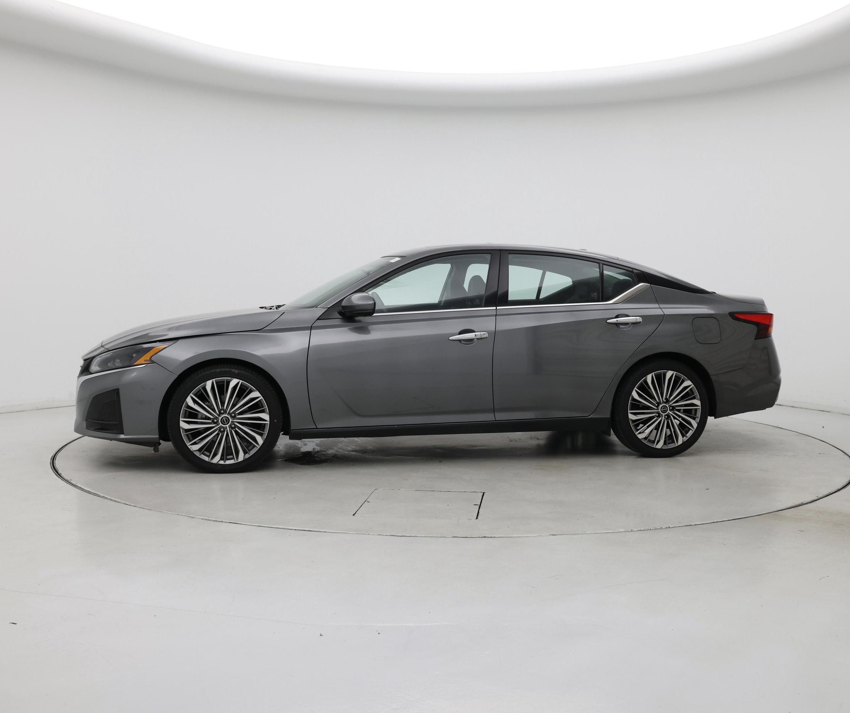 Thumbnail: 2023 Nissan Altima - 3