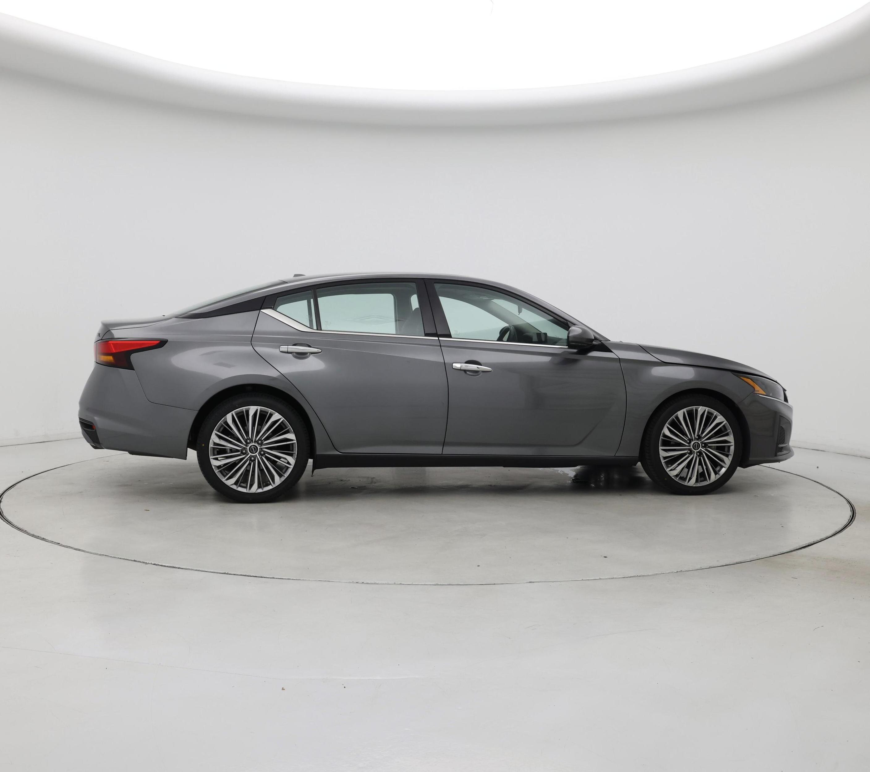 Thumbnail: 2023 Nissan Altima - 7