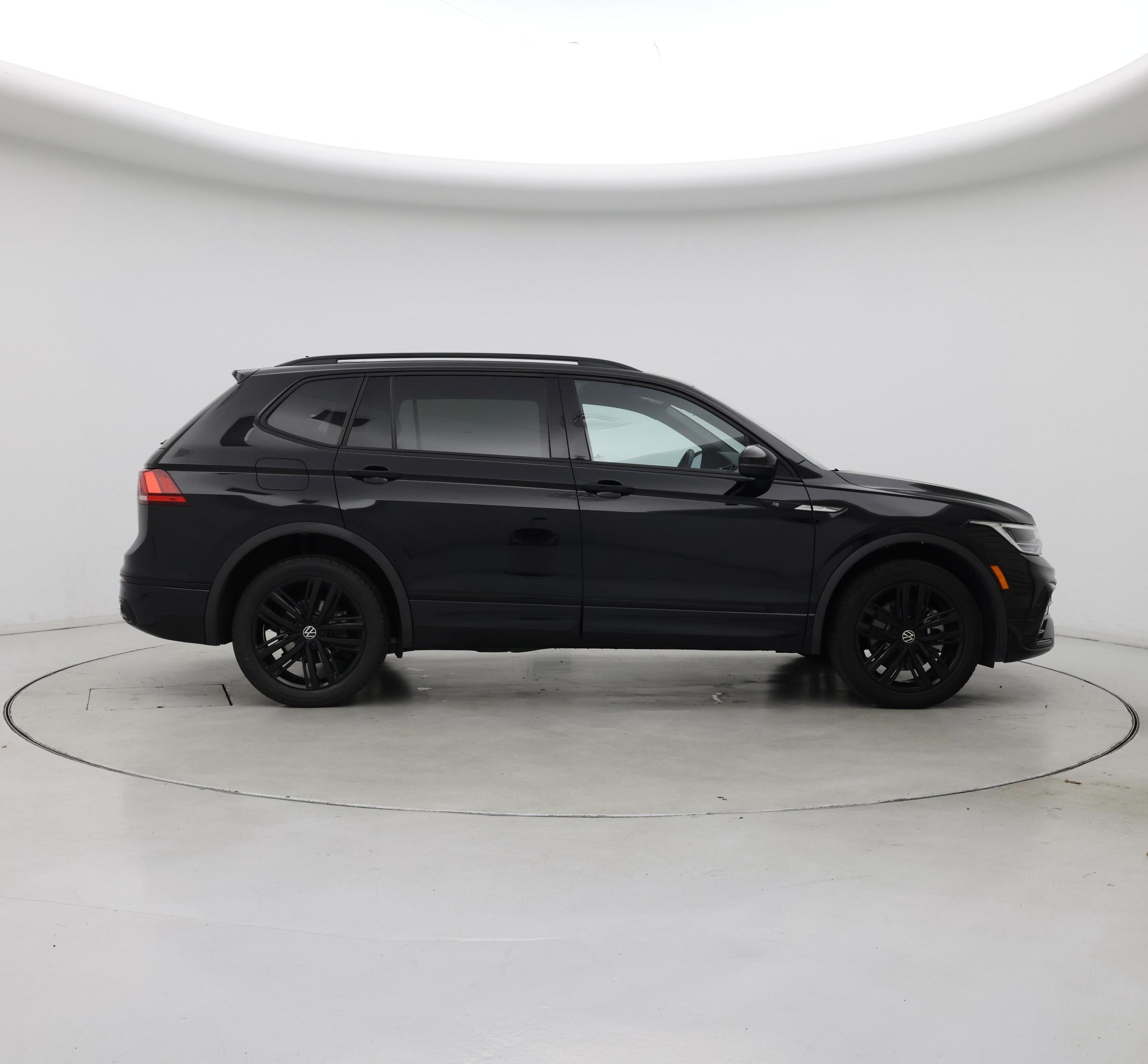 Thumbnail: 2022 Volkswagen Tiguan - 7