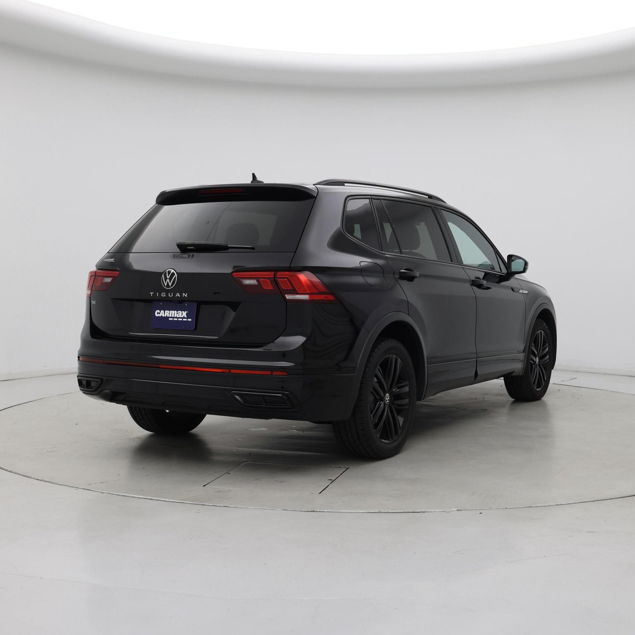 Thumbnail: 2022 Volkswagen Tiguan - 8