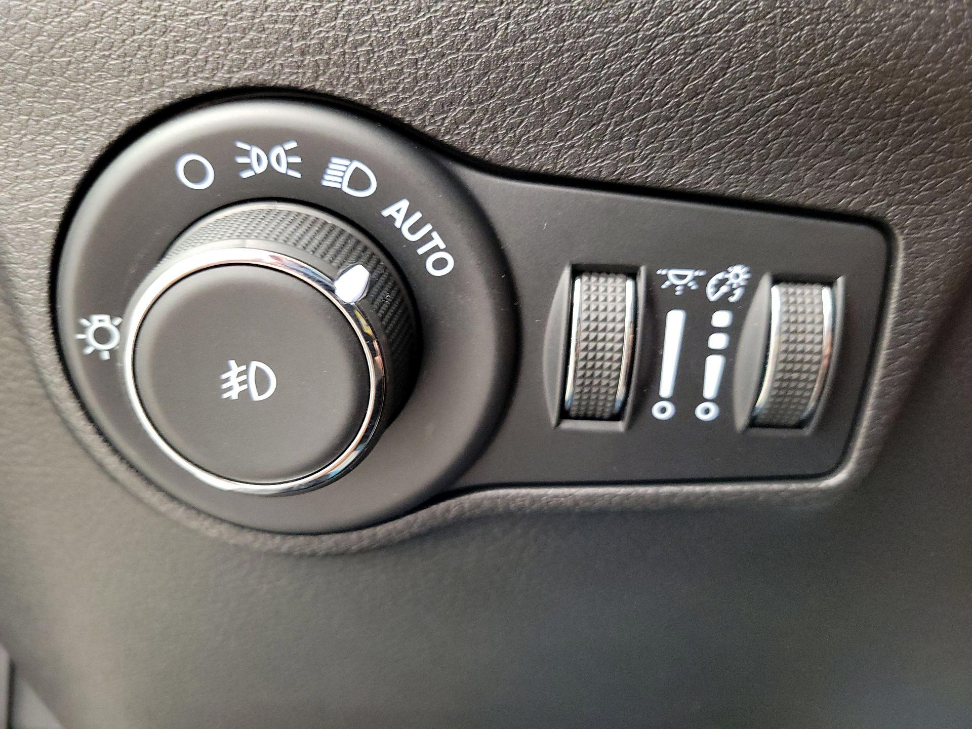 Thumbnail: 2022 Jeep Compass - 13