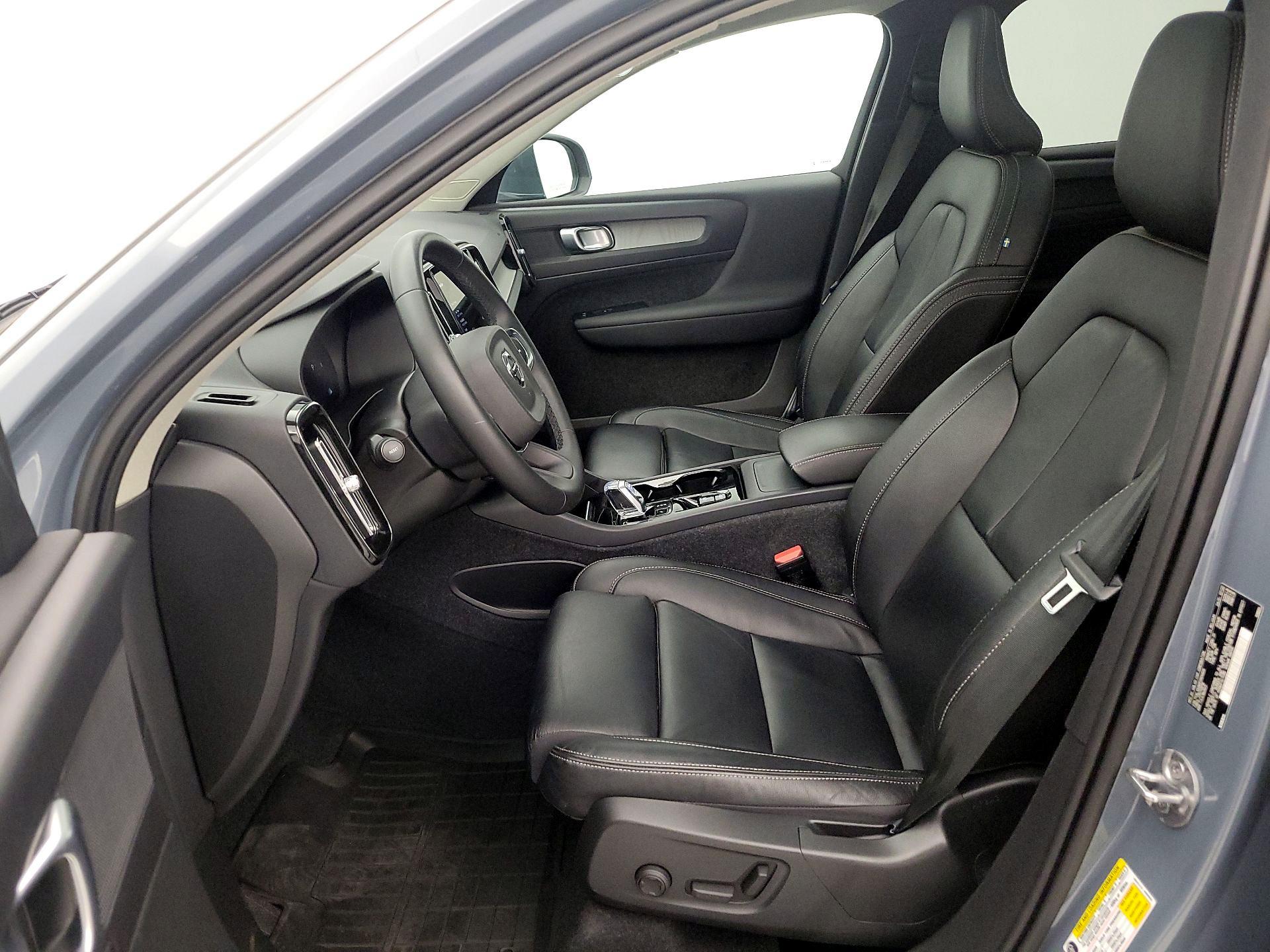 Thumbnail: 2023 Volvo XC40 - 11