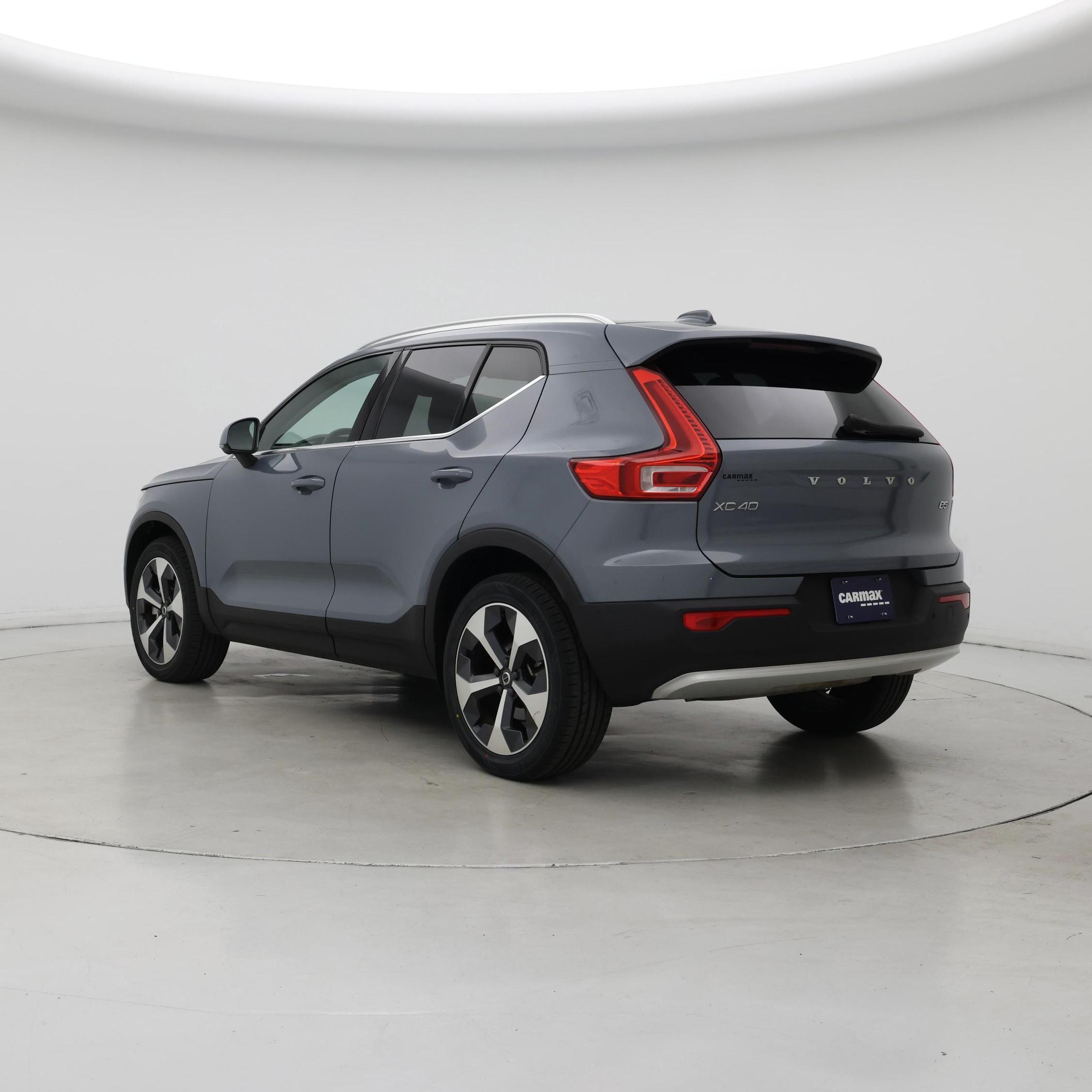 Thumbnail: 2023 Volvo XC40 - 2