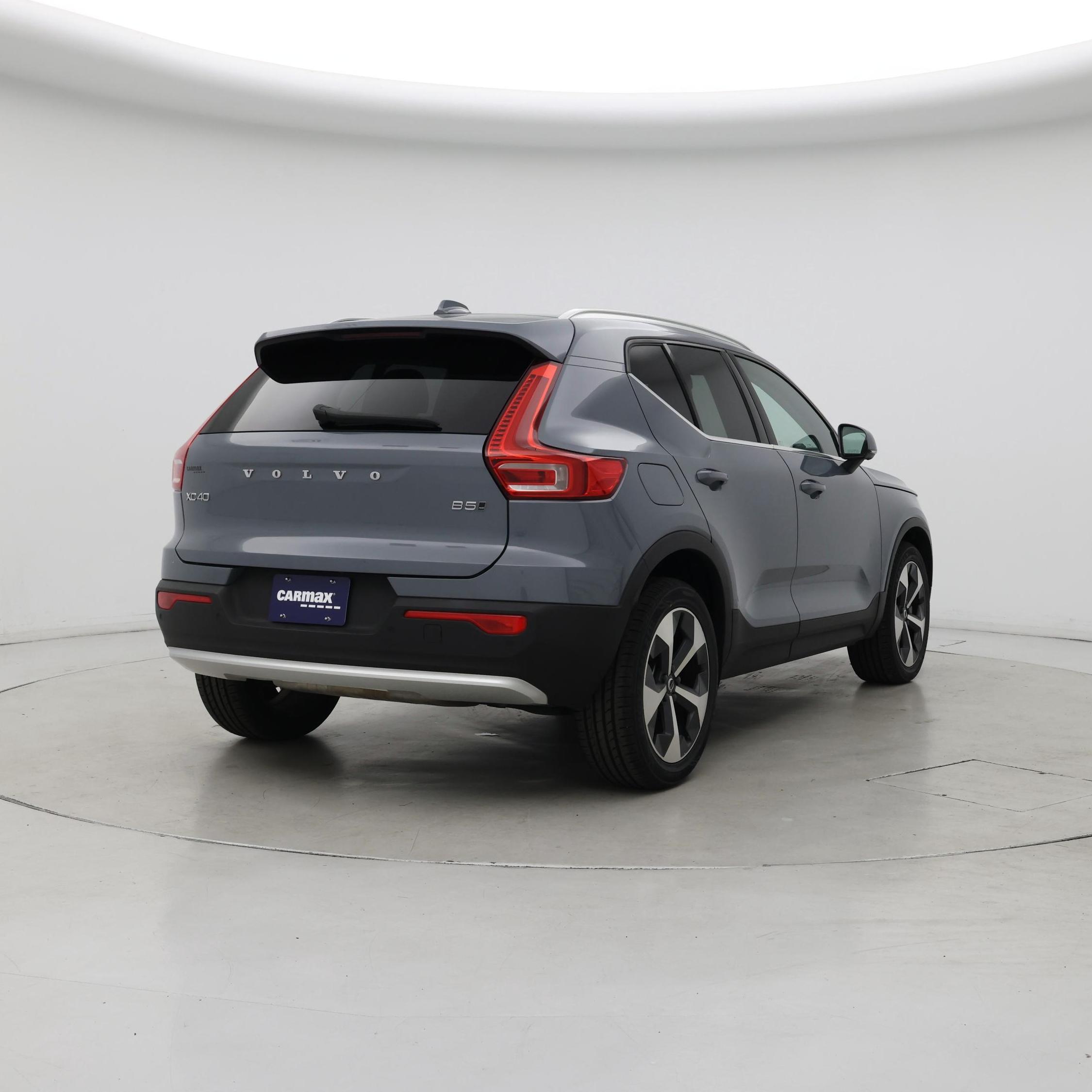 Thumbnail: 2023 Volvo XC40 - 8