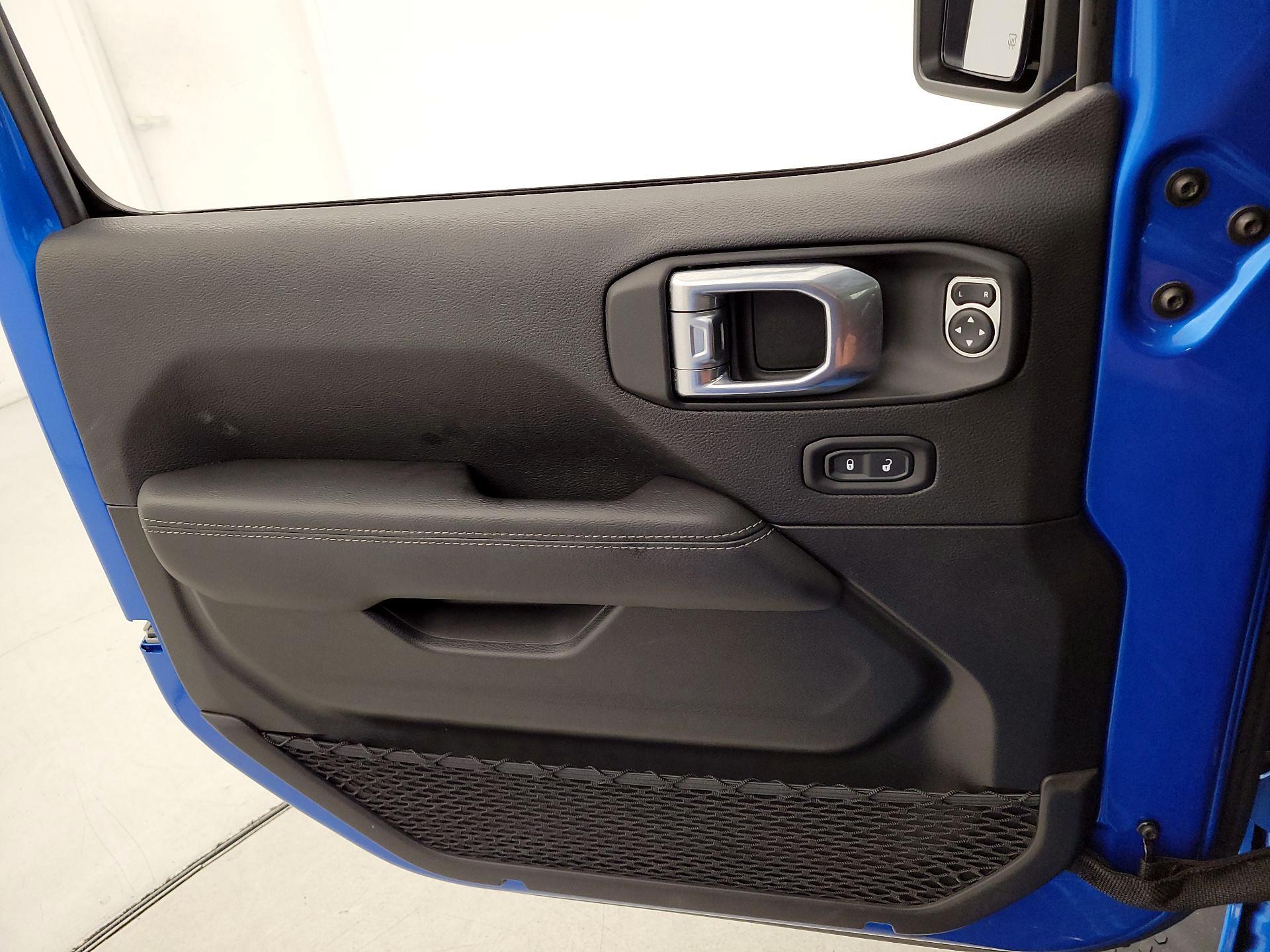 Thumbnail: 2022 Jeep Wrangler - 12