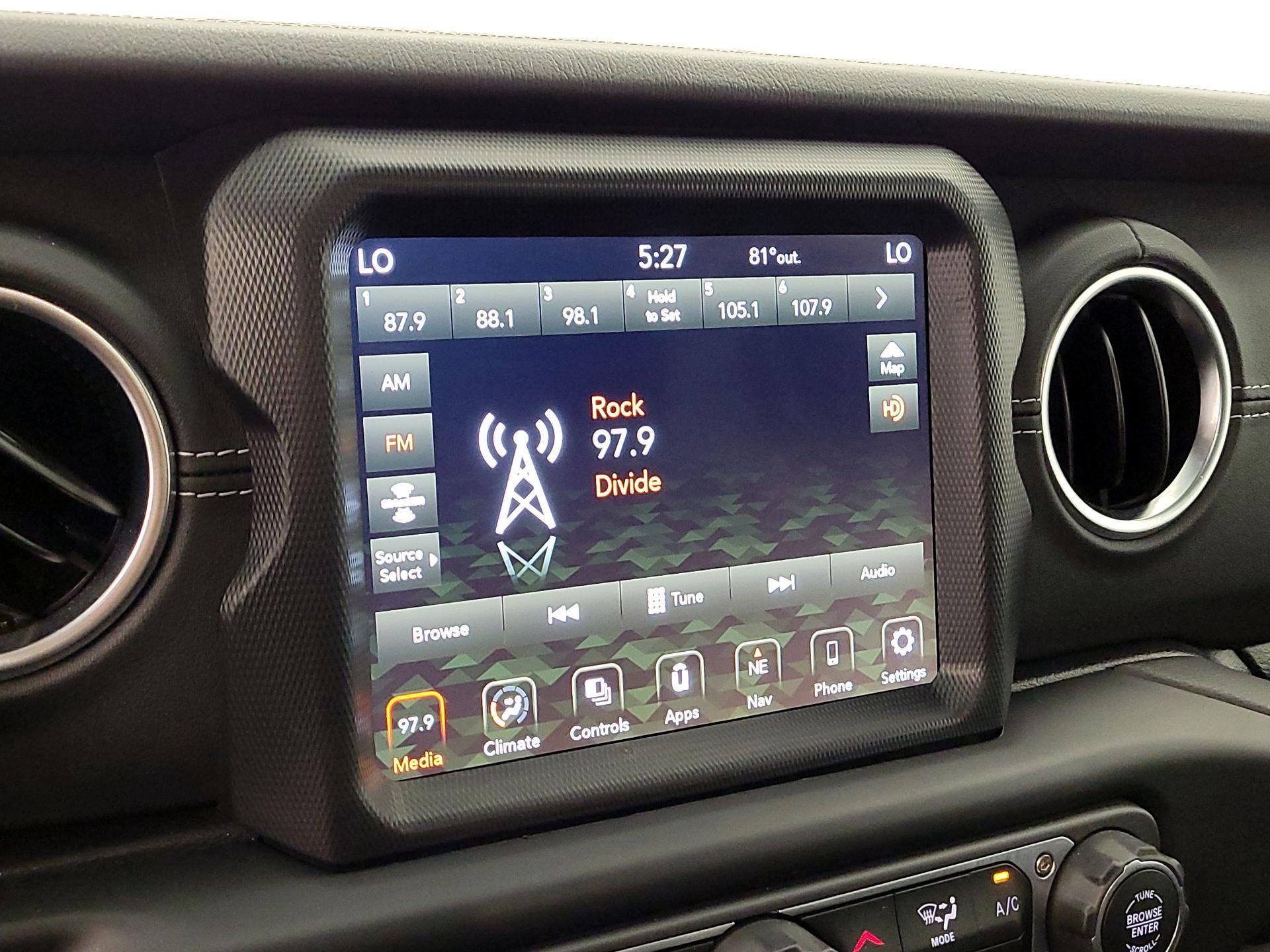 Thumbnail: 2022 Jeep Wrangler - 16