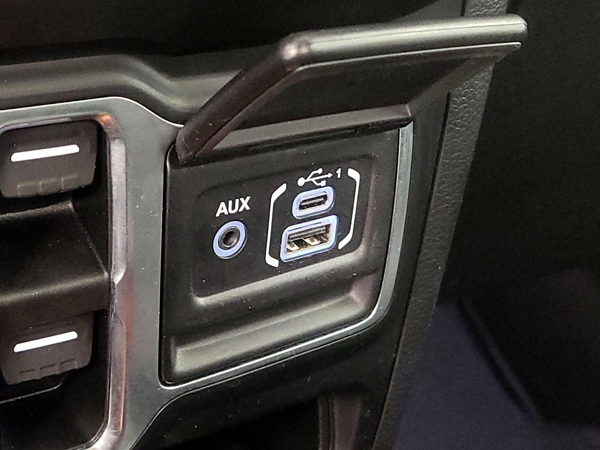Thumbnail: 2022 Jeep Wrangler - 19