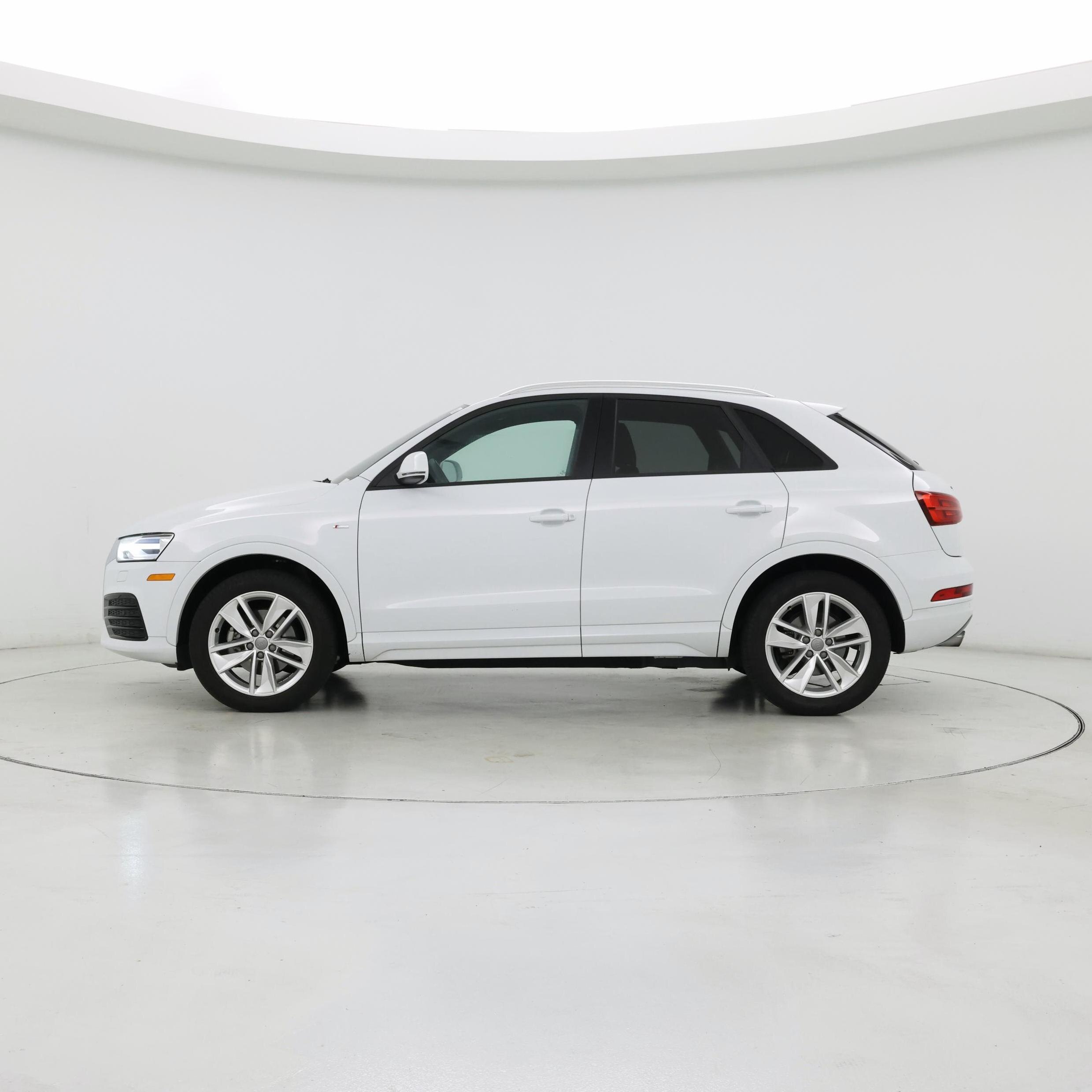 Thumbnail: 2018 Audi Q3 - 3