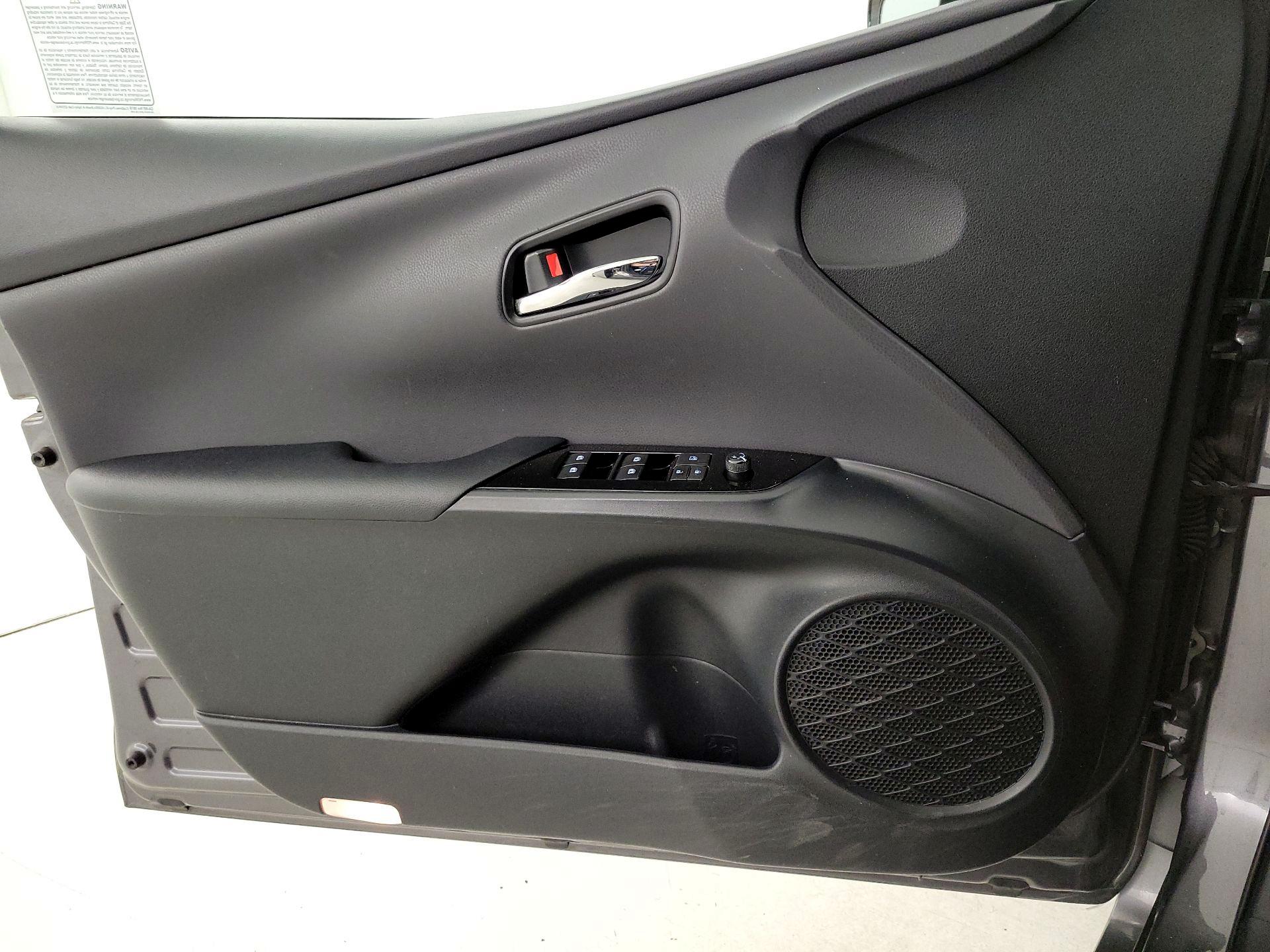 Thumbnail: 2018 Toyota Prius Prime - 12