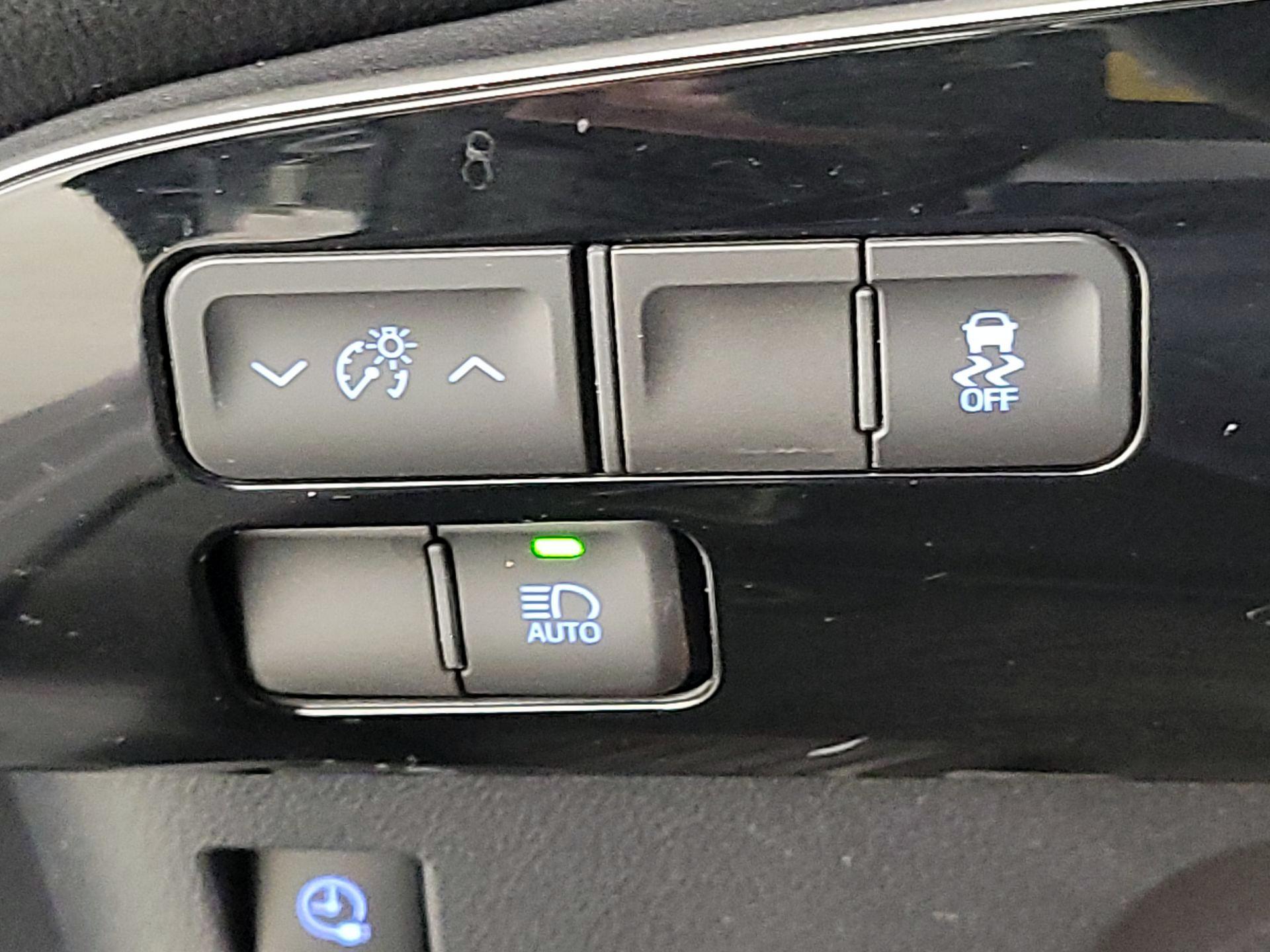 Thumbnail: 2018 Toyota Prius Prime - 13