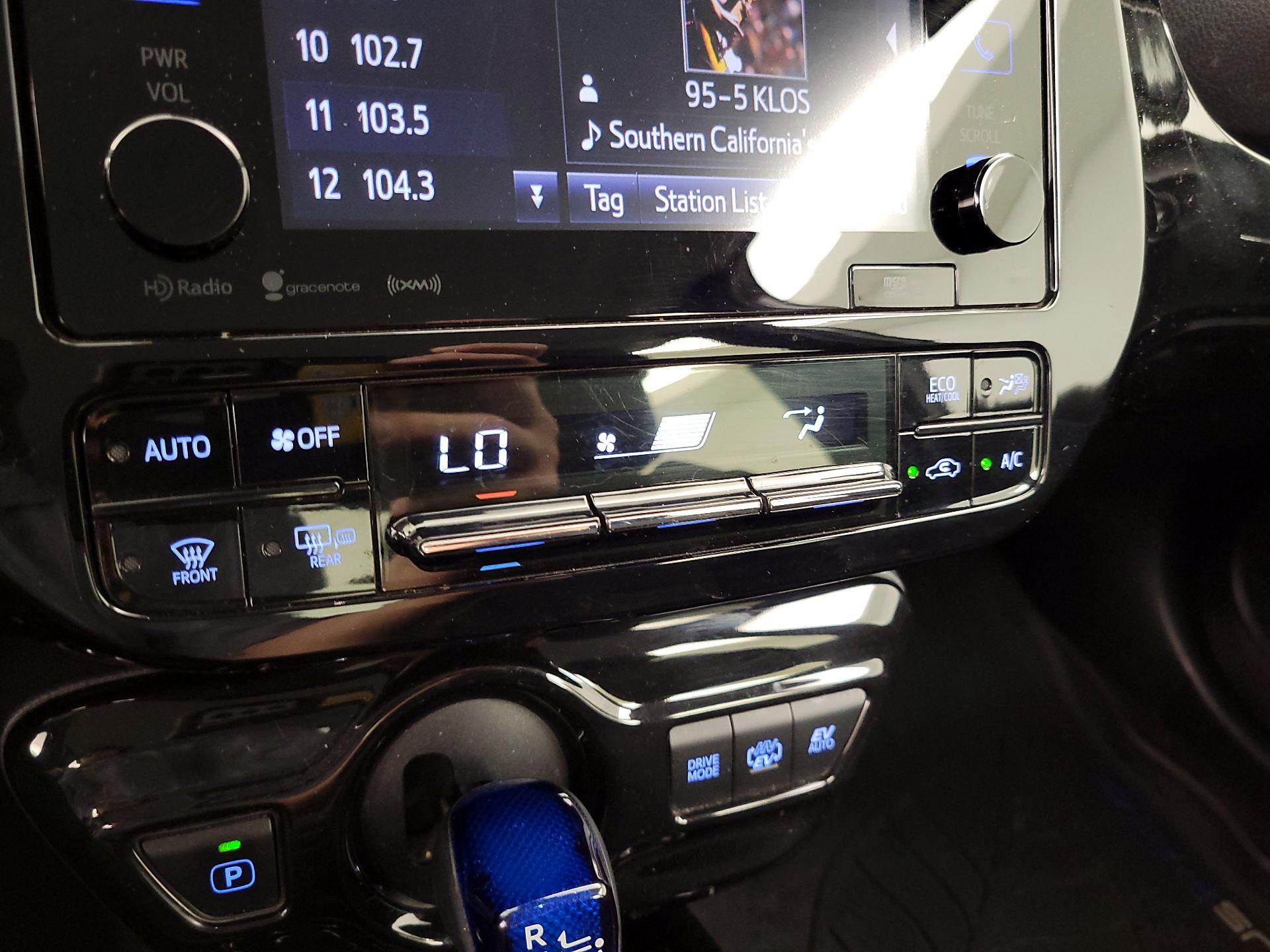 Thumbnail: 2018 Toyota Prius Prime - 17