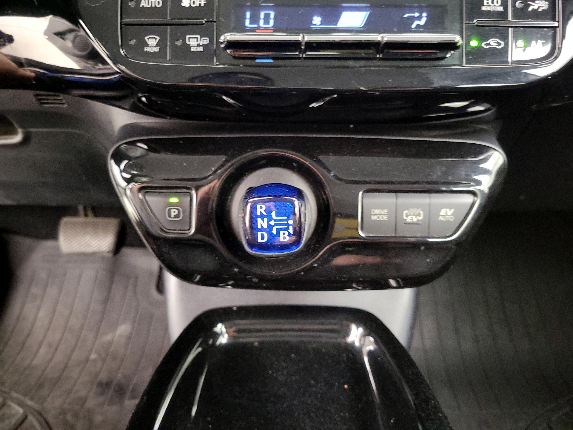 Thumbnail: 2018 Toyota Prius Prime - 18