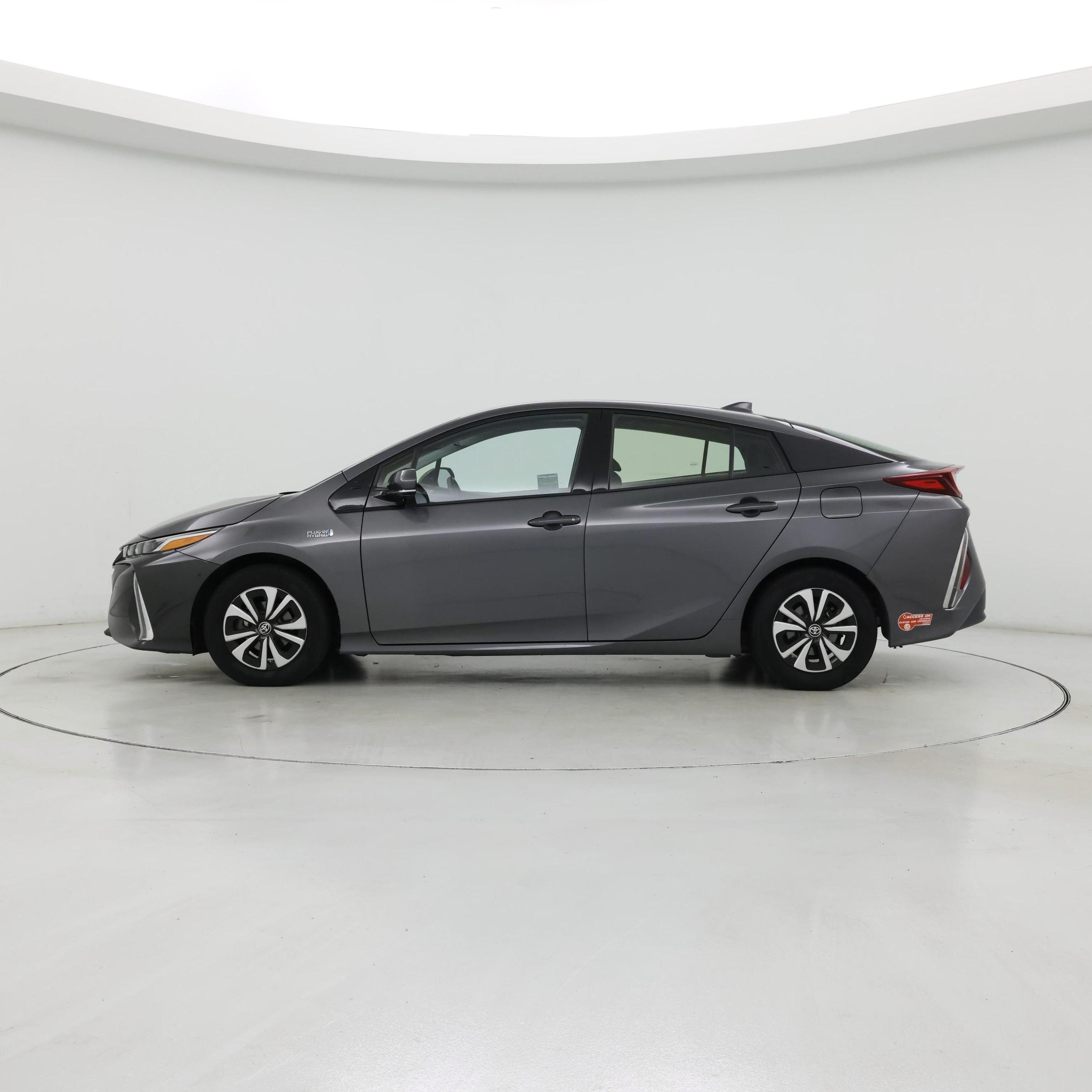 Thumbnail: 2018 Toyota Prius Prime - 3