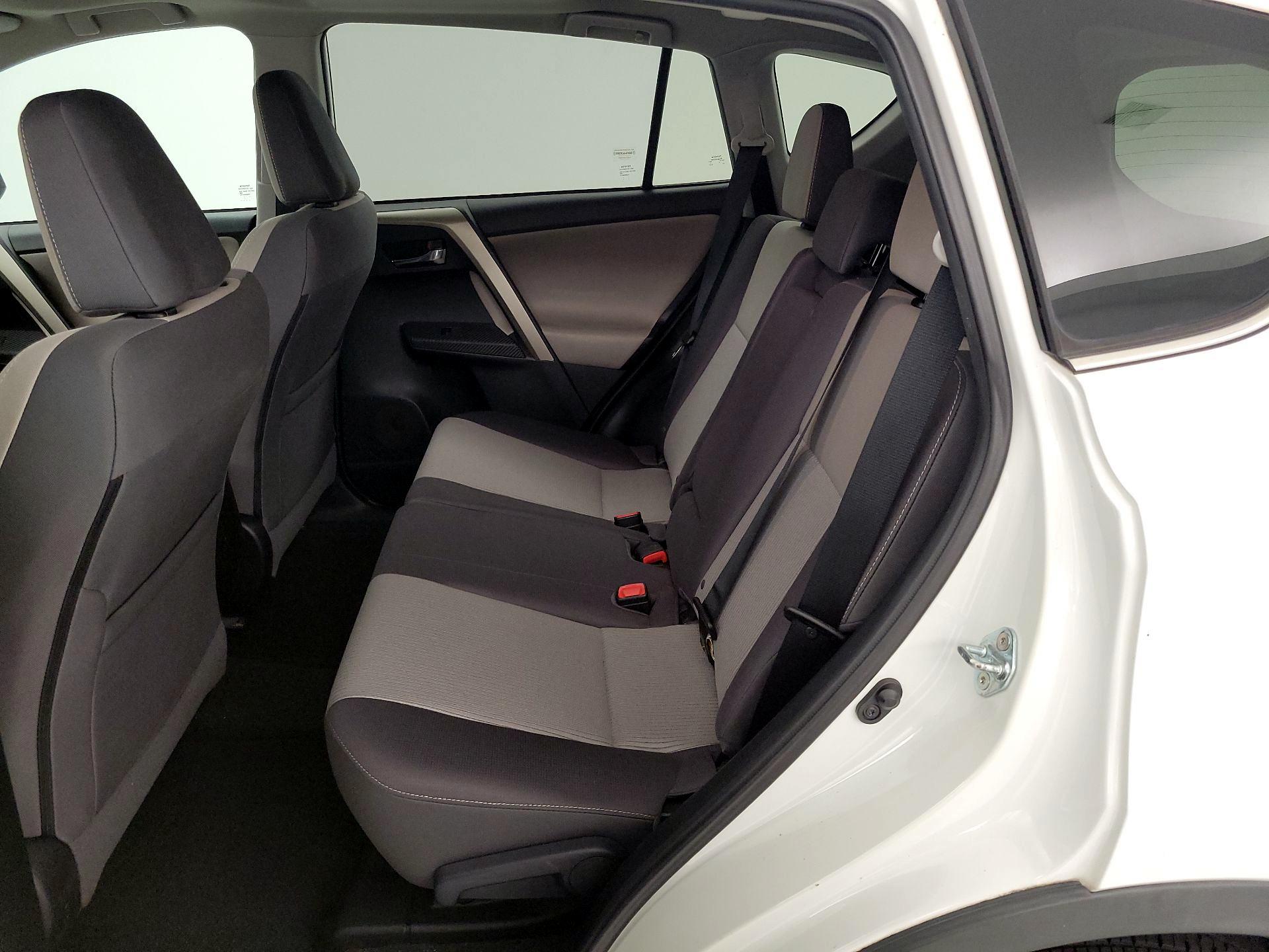 Thumbnail: 2015 Toyota RAV4 - 20
